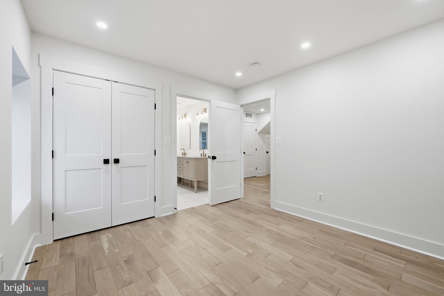 2919 FAIRHILL RD, FAIRFAX, Virginia 22031, 6 Bedrooms Bedrooms, ,4 BathroomsBathrooms,Residential,For sale,2919 FAIRHILL RD,VAFX2224458 MLS # VAFX2224458