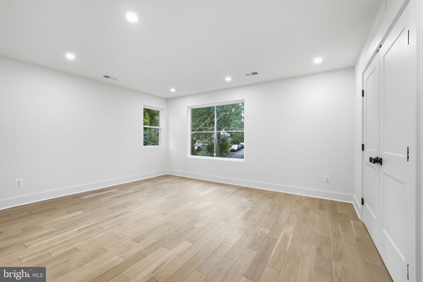2919 FAIRHILL RD, FAIRFAX, Virginia 22031, 6 Bedrooms Bedrooms, ,4 BathroomsBathrooms,Residential,For sale,2919 FAIRHILL RD,VAFX2224458 MLS # VAFX2224458