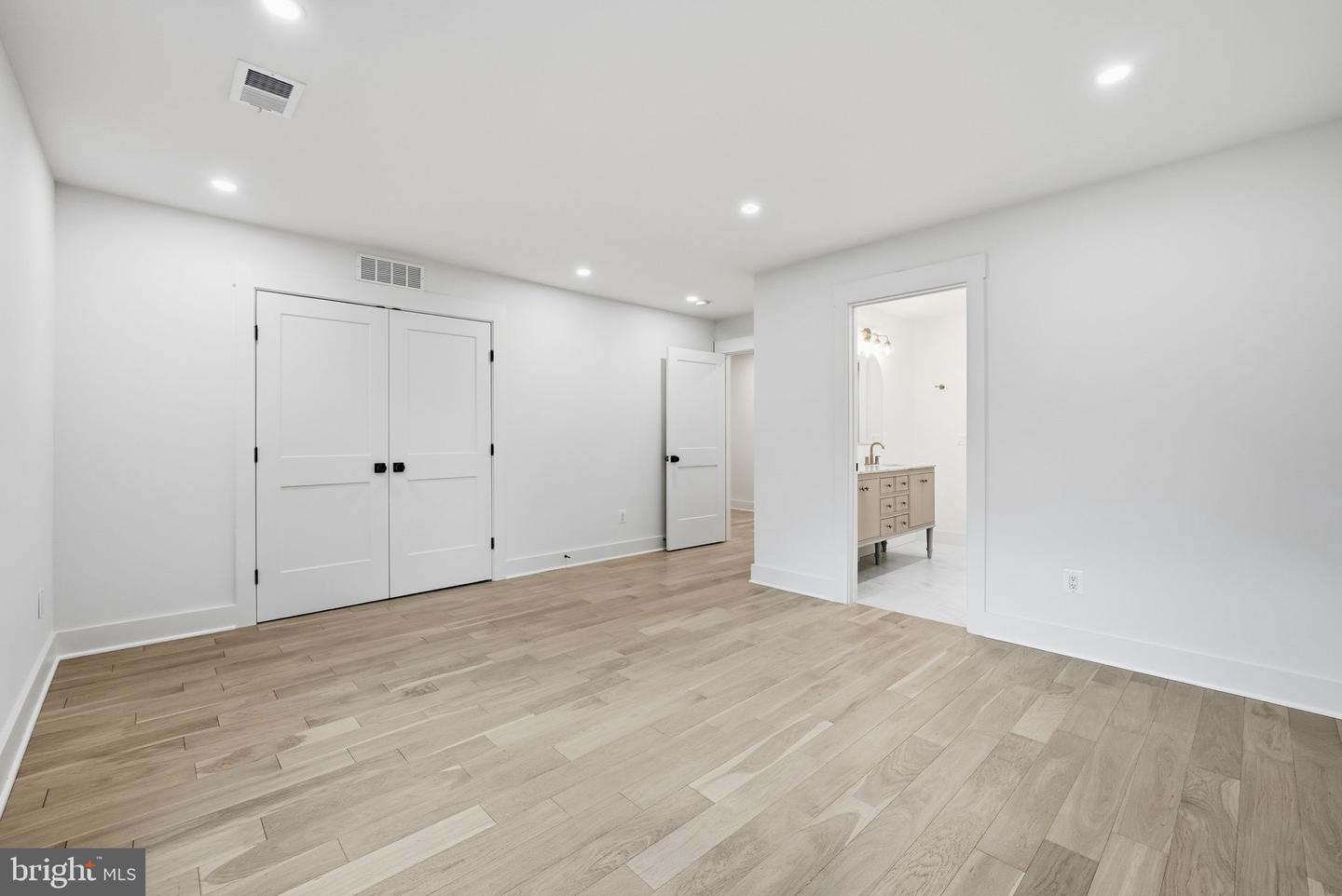 2919 FAIRHILL RD, FAIRFAX, Virginia 22031, 6 Bedrooms Bedrooms, ,4 BathroomsBathrooms,Residential,For sale,2919 FAIRHILL RD,VAFX2224458 MLS # VAFX2224458