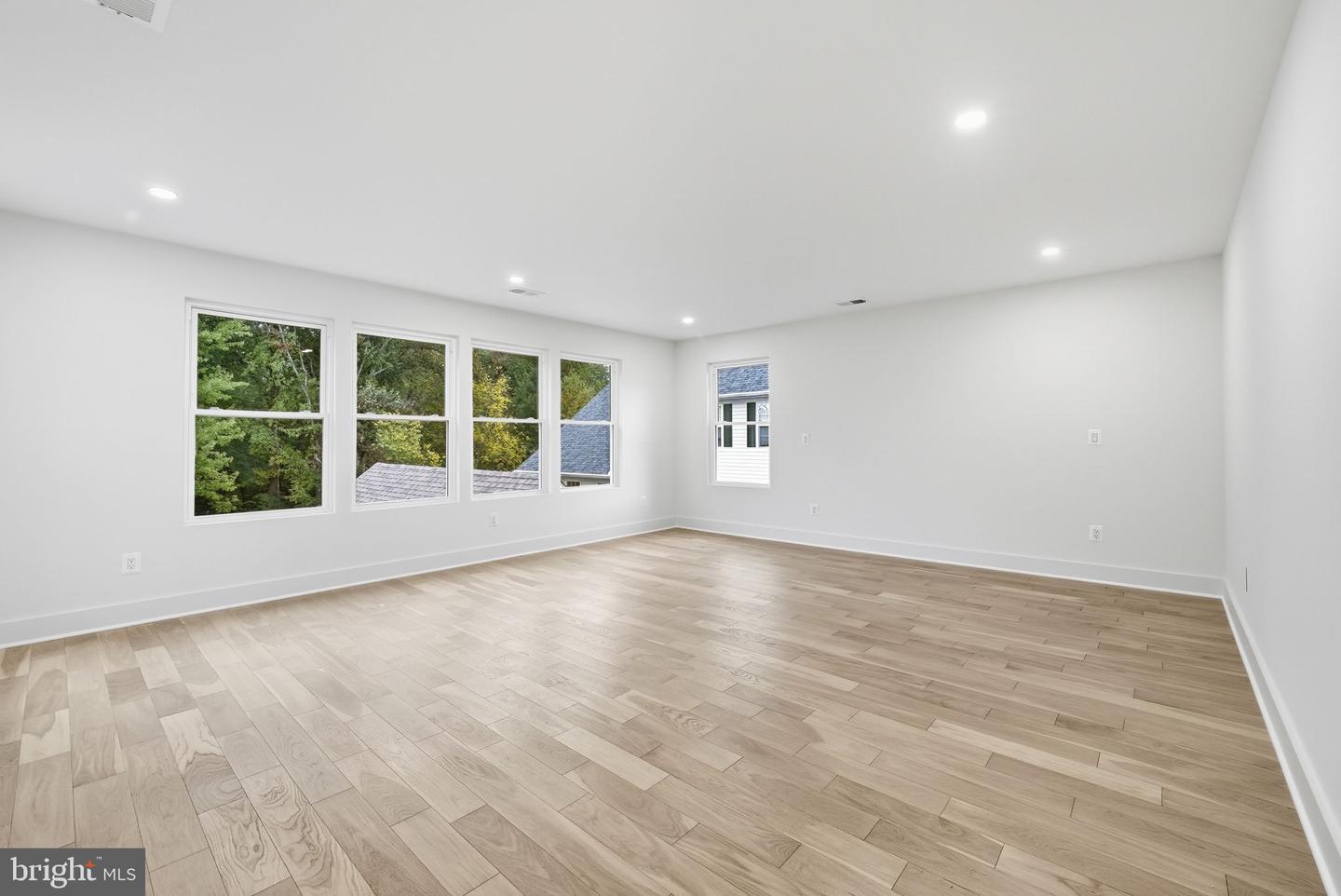 2919 FAIRHILL RD, FAIRFAX, Virginia 22031, 6 Bedrooms Bedrooms, ,4 BathroomsBathrooms,Residential,For sale,2919 FAIRHILL RD,VAFX2224458 MLS # VAFX2224458