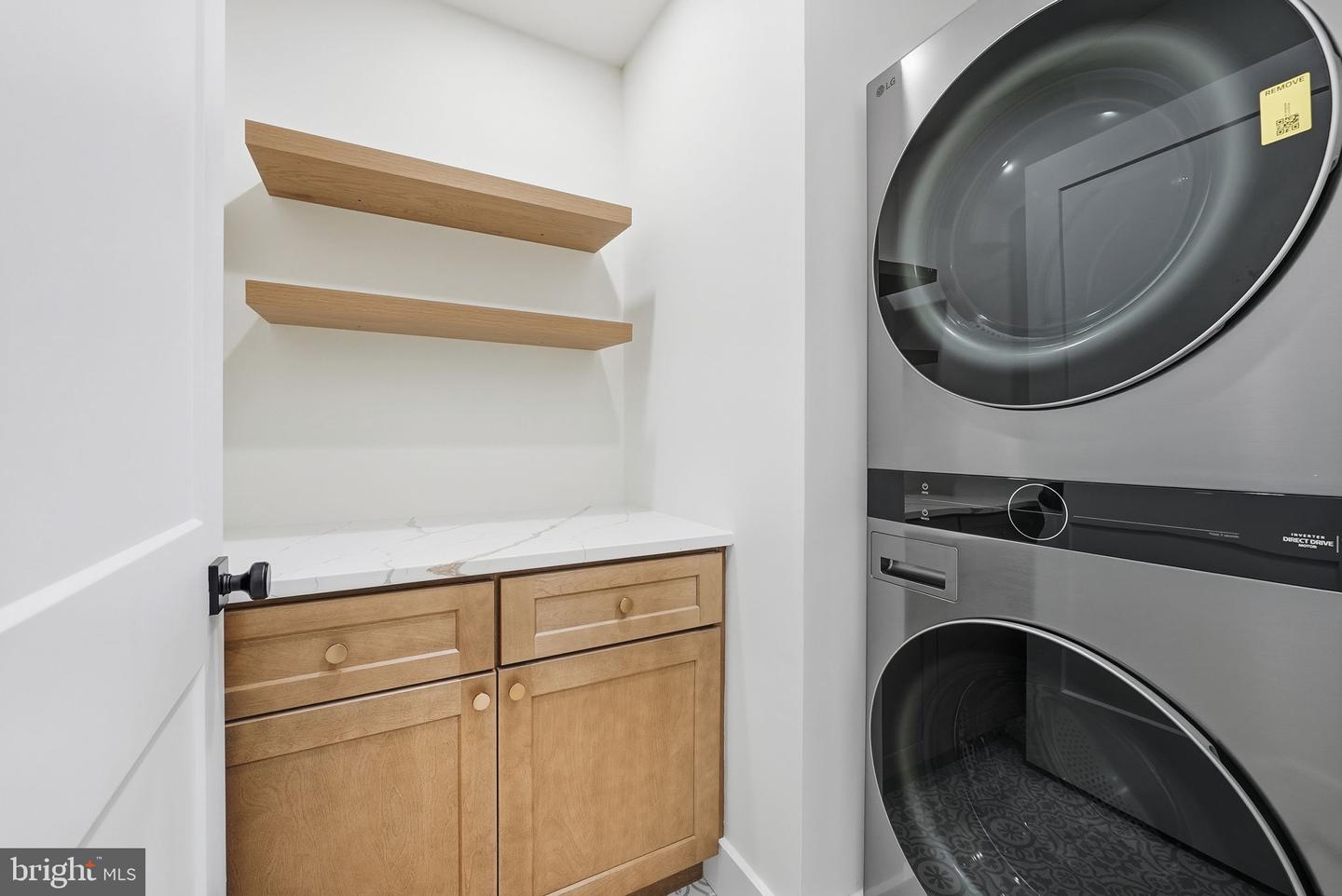 2919 FAIRHILL RD, FAIRFAX, Virginia 22031, 6 Bedrooms Bedrooms, ,4 BathroomsBathrooms,Residential,For sale,2919 FAIRHILL RD,VAFX2224458 MLS # VAFX2224458