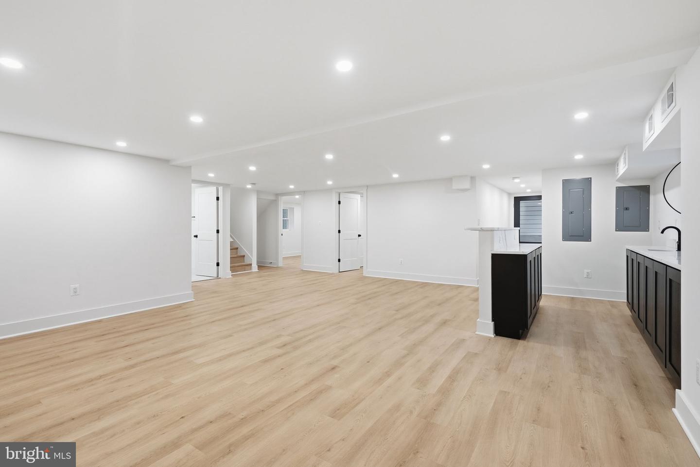 2919 FAIRHILL RD, FAIRFAX, Virginia 22031, 6 Bedrooms Bedrooms, ,4 BathroomsBathrooms,Residential,For sale,2919 FAIRHILL RD,VAFX2224458 MLS # VAFX2224458