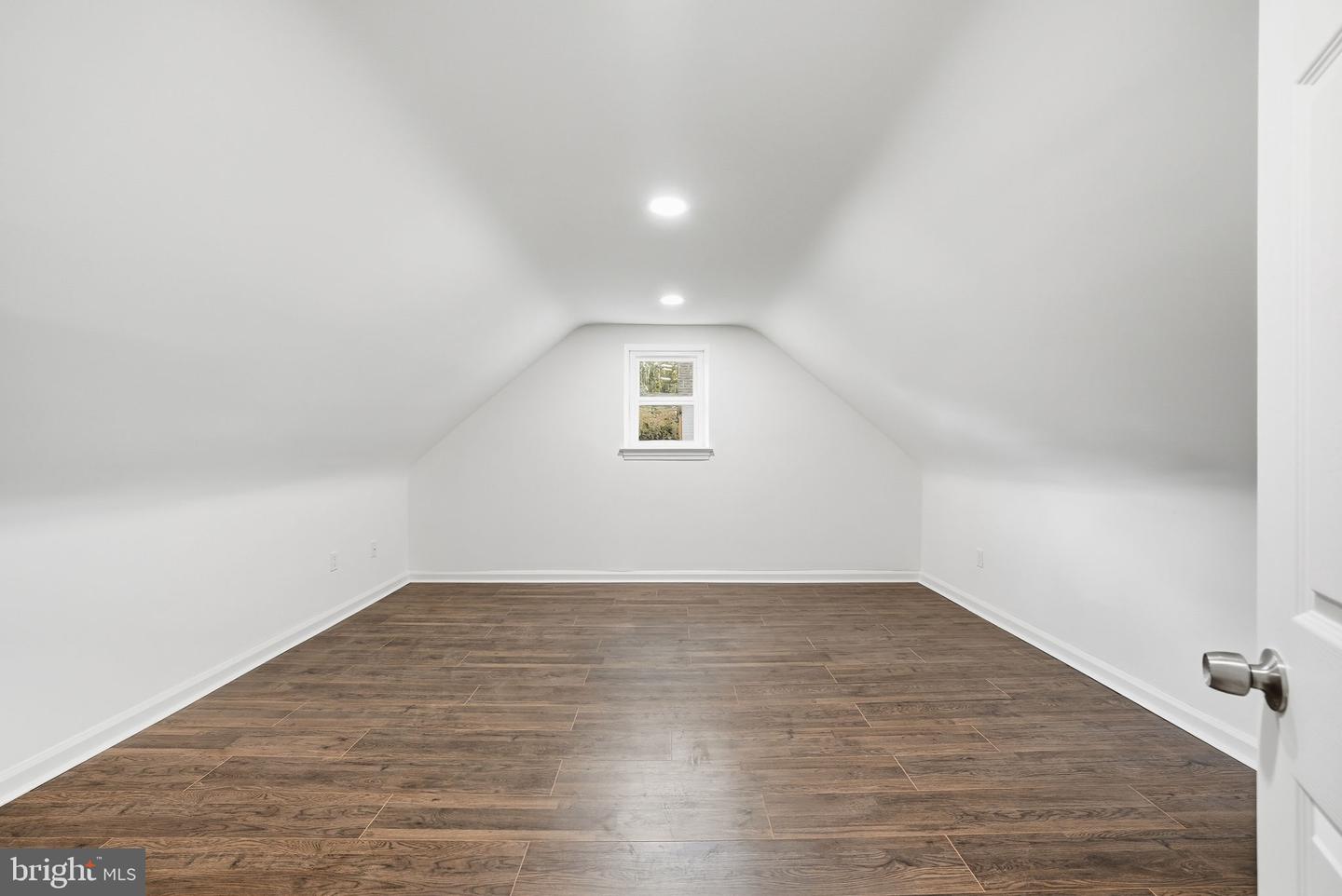 2919 FAIRHILL RD, FAIRFAX, Virginia 22031, 6 Bedrooms Bedrooms, ,4 BathroomsBathrooms,Residential,For sale,2919 FAIRHILL RD,VAFX2224458 MLS # VAFX2224458