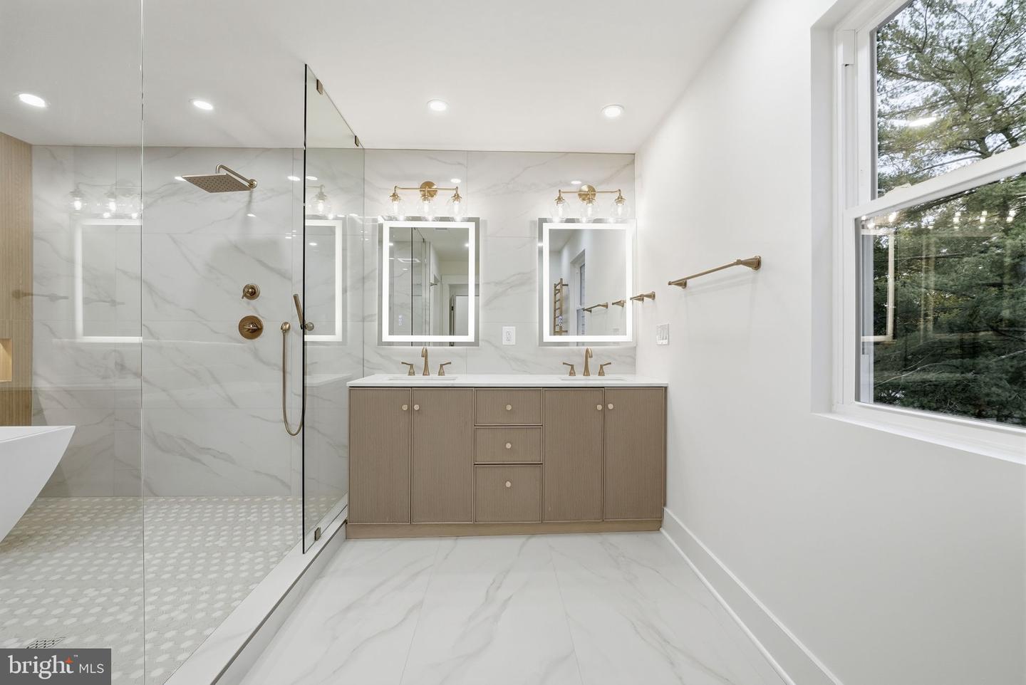 2919 FAIRHILL RD, FAIRFAX, Virginia 22031, 6 Bedrooms Bedrooms, ,4 BathroomsBathrooms,Residential,For sale,2919 FAIRHILL RD,VAFX2224458 MLS # VAFX2224458