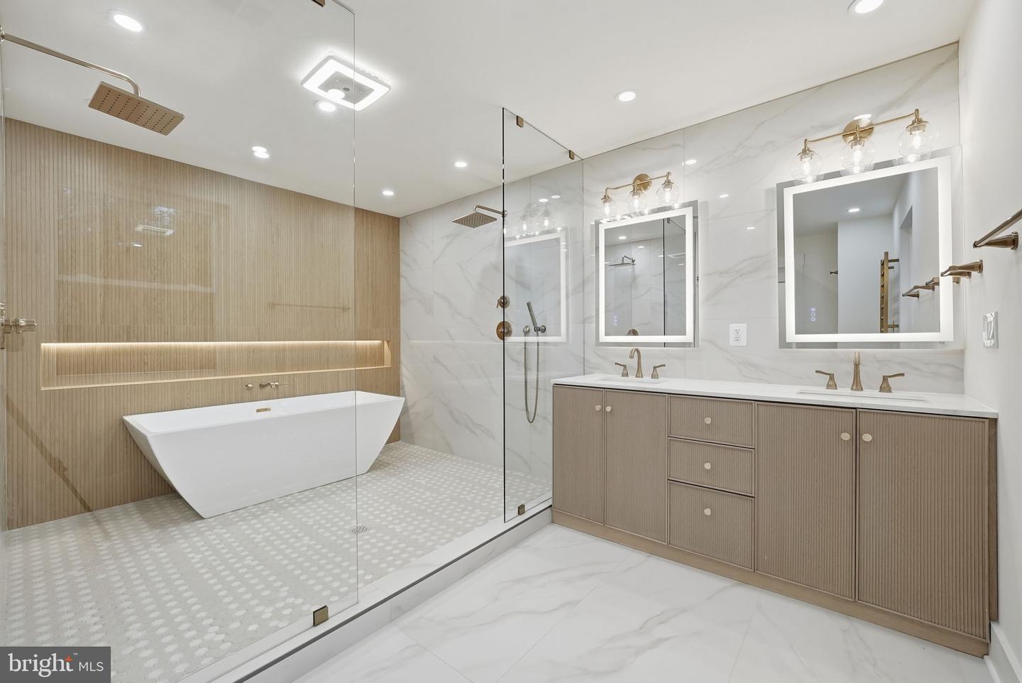 2919 FAIRHILL RD, FAIRFAX, Virginia 22031, 6 Bedrooms Bedrooms, ,4 BathroomsBathrooms,Residential,For sale,2919 FAIRHILL RD,VAFX2224458 MLS # VAFX2224458