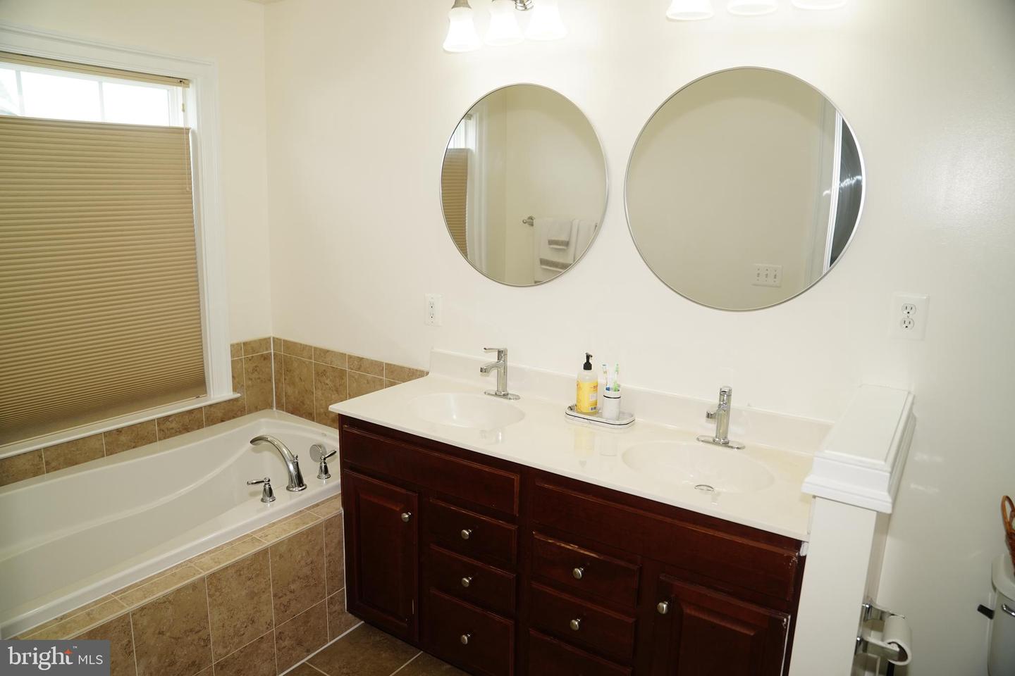 43610 MCKAY TER, CHANTILLY, Virginia 20152, 3 Bedrooms Bedrooms, ,2 BathroomsBathrooms,Residential,For sale,43610 MCKAY TER,VALO2103074 MLS # VALO2103074