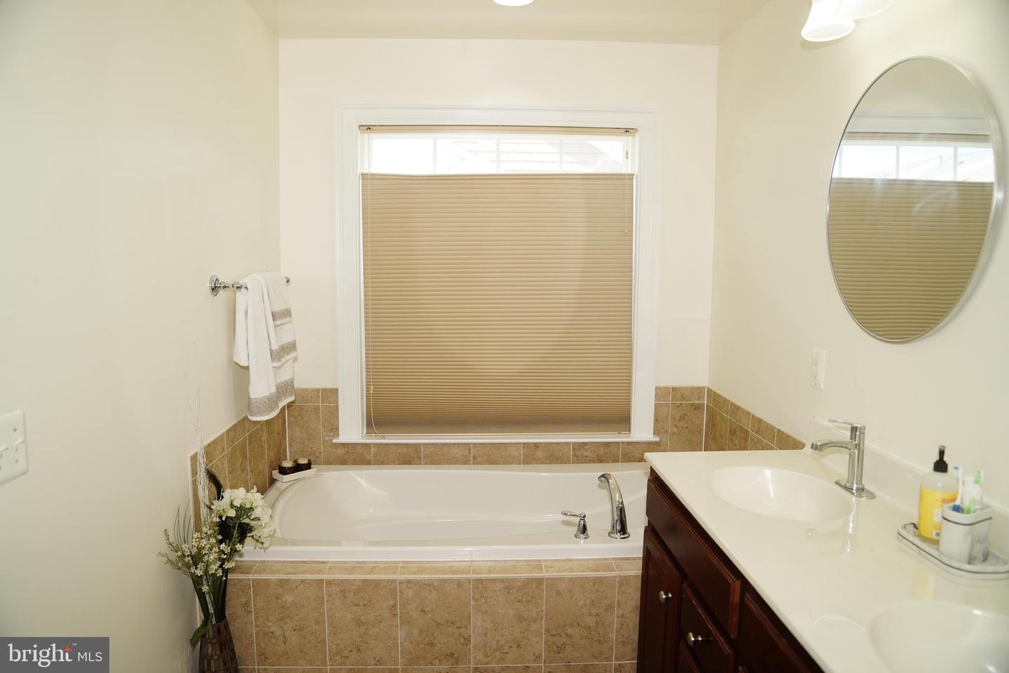 43610 MCKAY TER, CHANTILLY, Virginia 20152, 3 Bedrooms Bedrooms, ,2 BathroomsBathrooms,Residential,For sale,43610 MCKAY TER,VALO2103074 MLS # VALO2103074