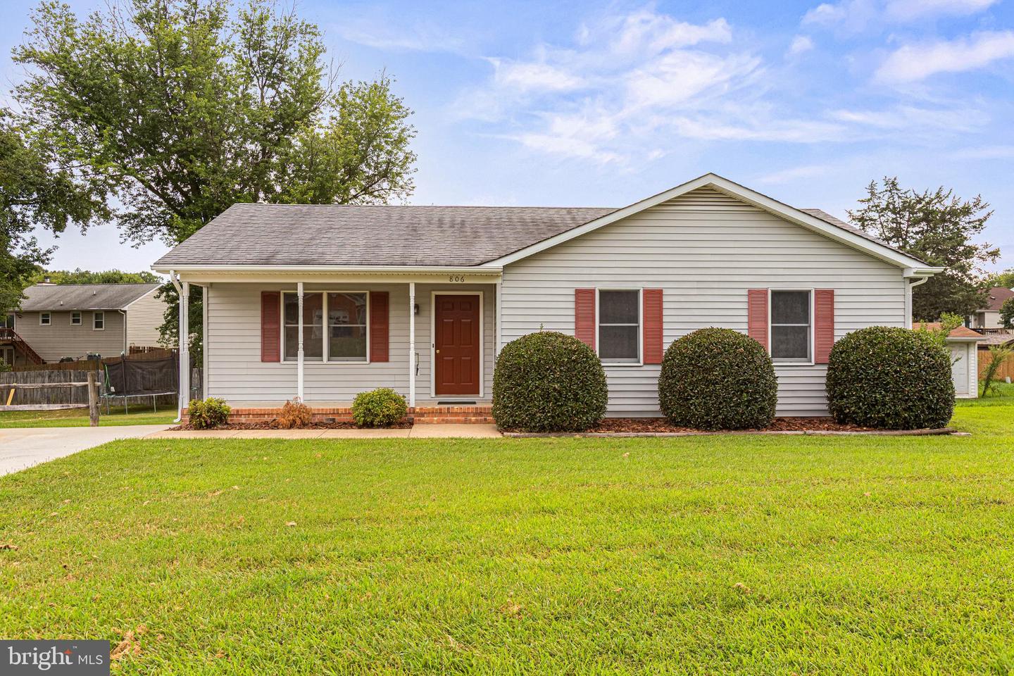 806 SHAMROCK DR, FREDERICKSBURG, Virginia 22407, 3 Bedrooms Bedrooms, 5 Rooms Rooms,2 BathroomsBathrooms,Residential,For sale,806 SHAMROCK DR,VASP2035126 MLS # VASP2035126