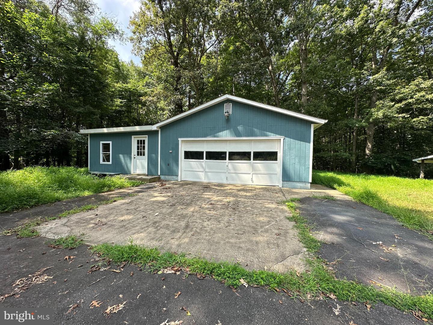 12365 HENDERSON RD, CLIFTON, Virginia 20124, 4 Bedrooms Bedrooms, ,3 BathroomsBathrooms,Residential,For sale,12365 HENDERSON RD,VAFX2261812 MLS # VAFX2261812