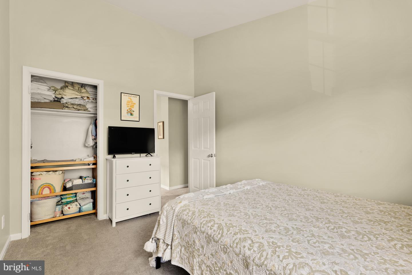 6728 CARDINAL WOODS CT, LORTON, Virginia 22079, 4 Bedrooms Bedrooms, ,3 BathroomsBathrooms,Residential,For sale,6728 CARDINAL WOODS CT,VAFX2263152 MLS # VAFX2263152