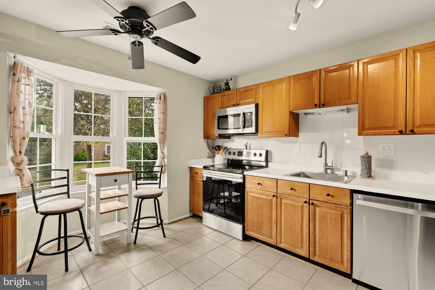 6728 CARDINAL WOODS CT, LORTON, Virginia 22079, 4 Bedrooms Bedrooms, ,3 BathroomsBathrooms,Residential,For sale,6728 CARDINAL WOODS CT,VAFX2263152 MLS # VAFX2263152