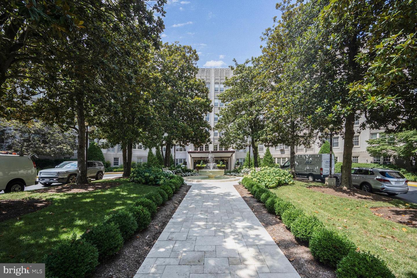 2737 DEVONSHIRE PL NW #418, WASHINGTON, District Of Columbia 20008, 2 Bedrooms Bedrooms, ,2 BathroomsBathrooms,Residential,For sale,2737 DEVONSHIRE PL NW #418,DCDC2217236 MLS # DCDC2217236