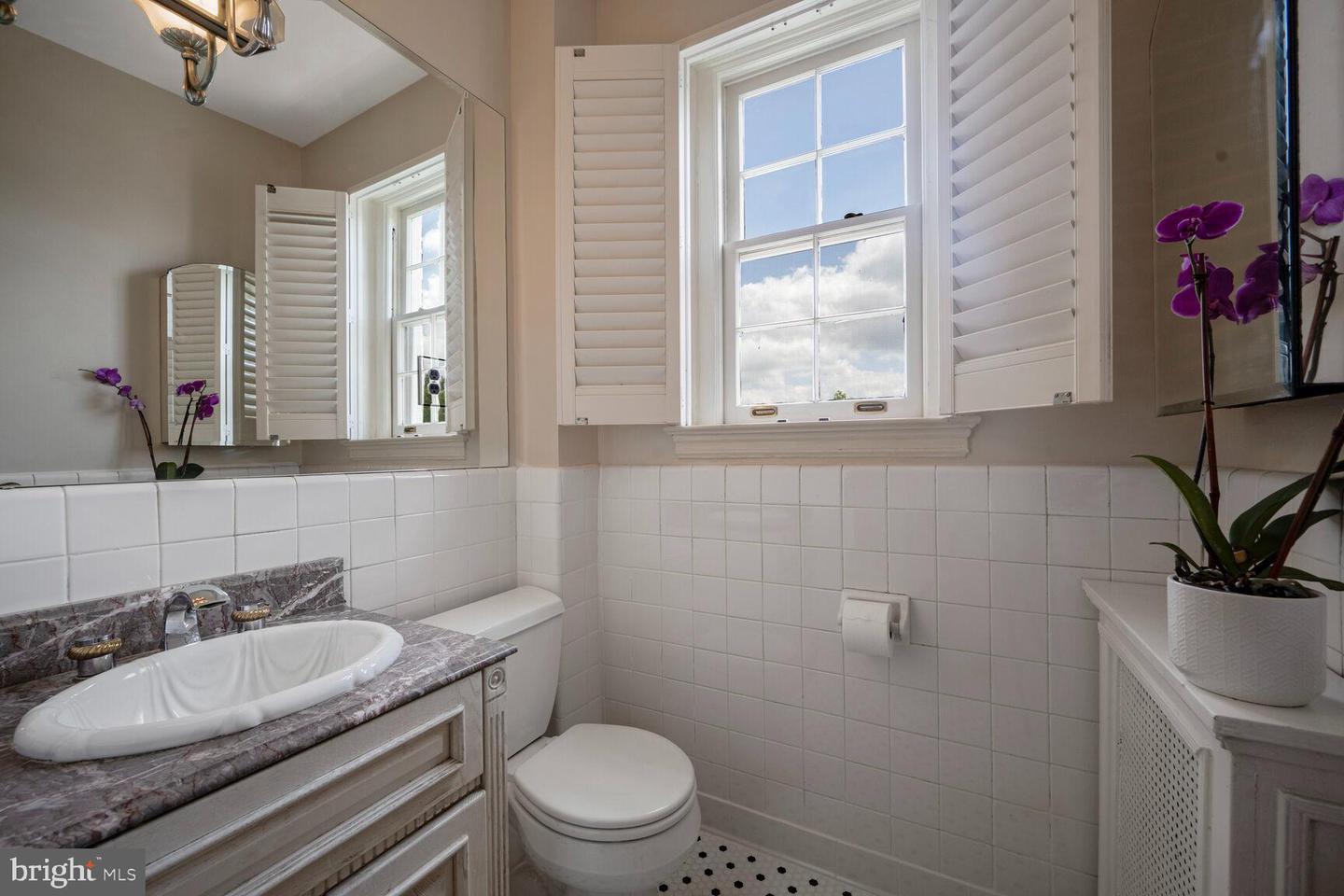 2737 DEVONSHIRE PL NW #418, WASHINGTON, District Of Columbia 20008, 2 Bedrooms Bedrooms, ,2 BathroomsBathrooms,Residential,For sale,2737 DEVONSHIRE PL NW #418,DCDC2217236 MLS # DCDC2217236