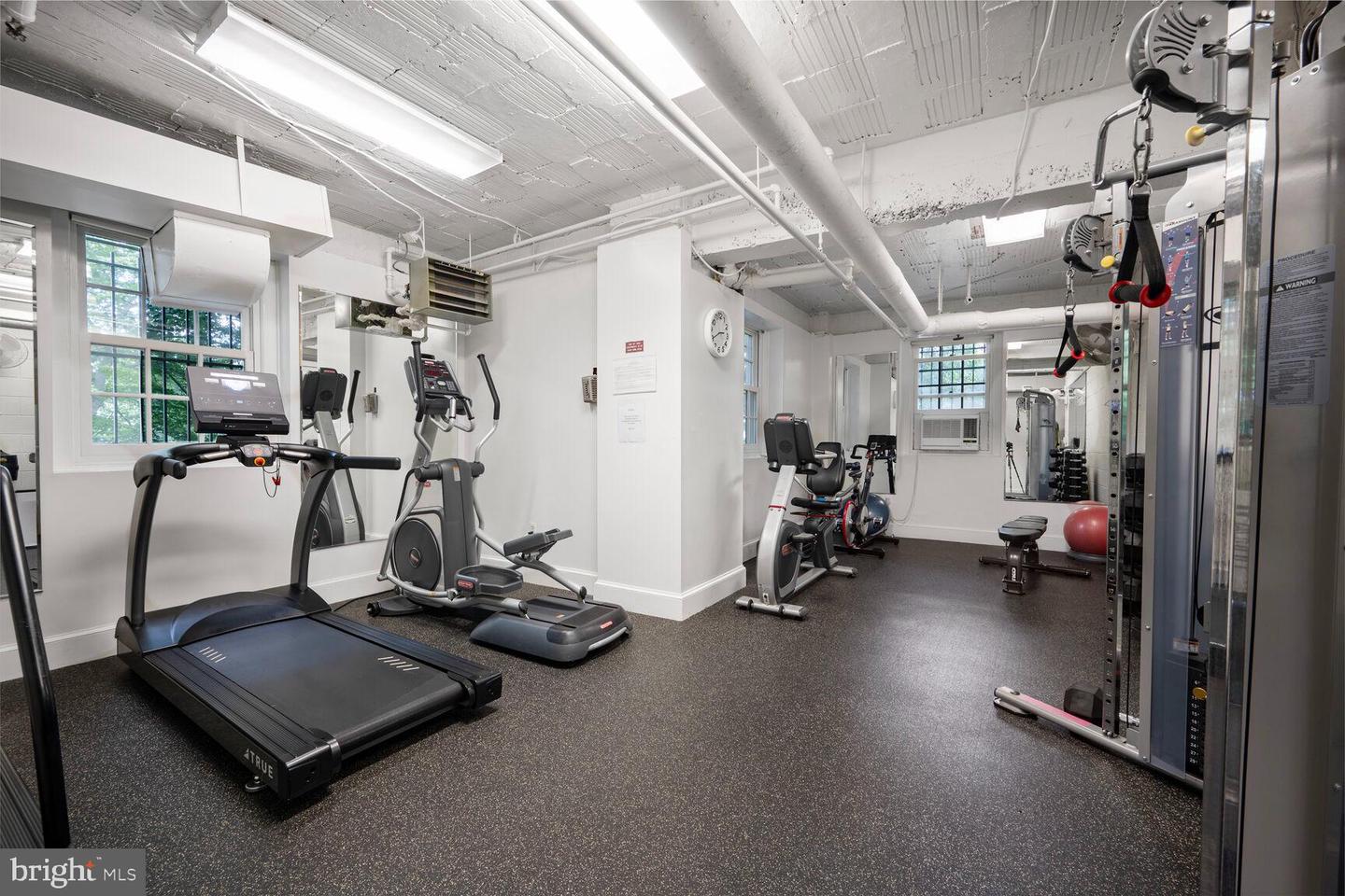 2737 DEVONSHIRE PL NW #418, WASHINGTON, District Of Columbia 20008, 2 Bedrooms Bedrooms, ,2 BathroomsBathrooms,Residential,For sale,2737 DEVONSHIRE PL NW #418,DCDC2217236 MLS # DCDC2217236