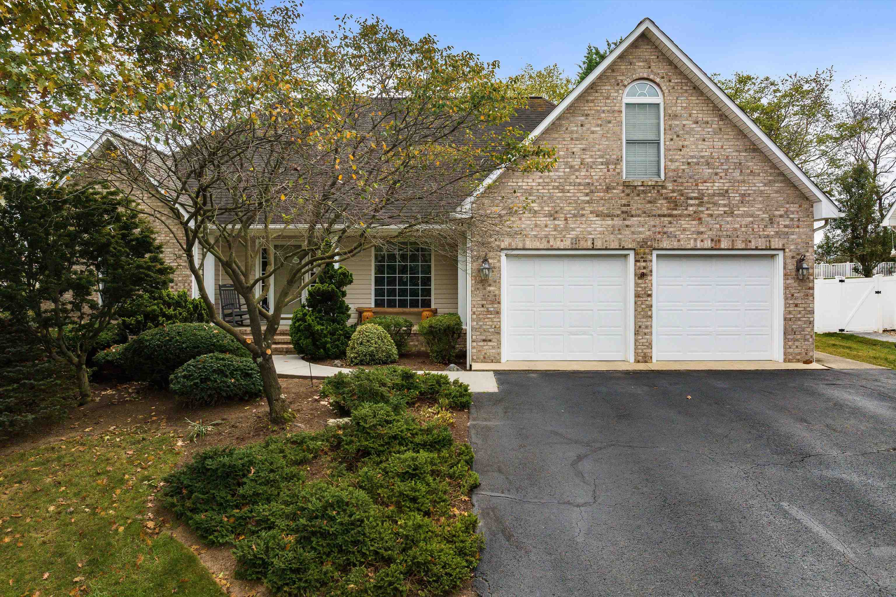 243 NORTHVIEW DR, DAYTON, Virginia 22821, 3 Bedrooms Bedrooms, ,2 BathroomsBathrooms,Residential,Dayton Charmer,243 NORTHVIEW DR,670110 MLS # 670110