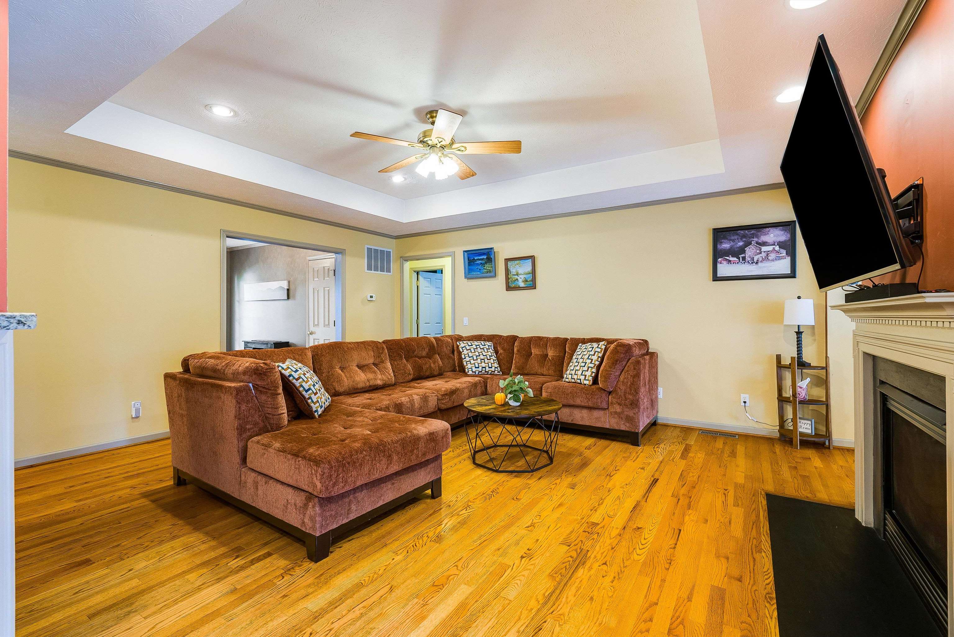 243 NORTHVIEW DR, DAYTON, Virginia 22821, 3 Bedrooms Bedrooms, ,2 BathroomsBathrooms,Residential,Dayton Charmer,243 NORTHVIEW DR,670110 MLS # 670110