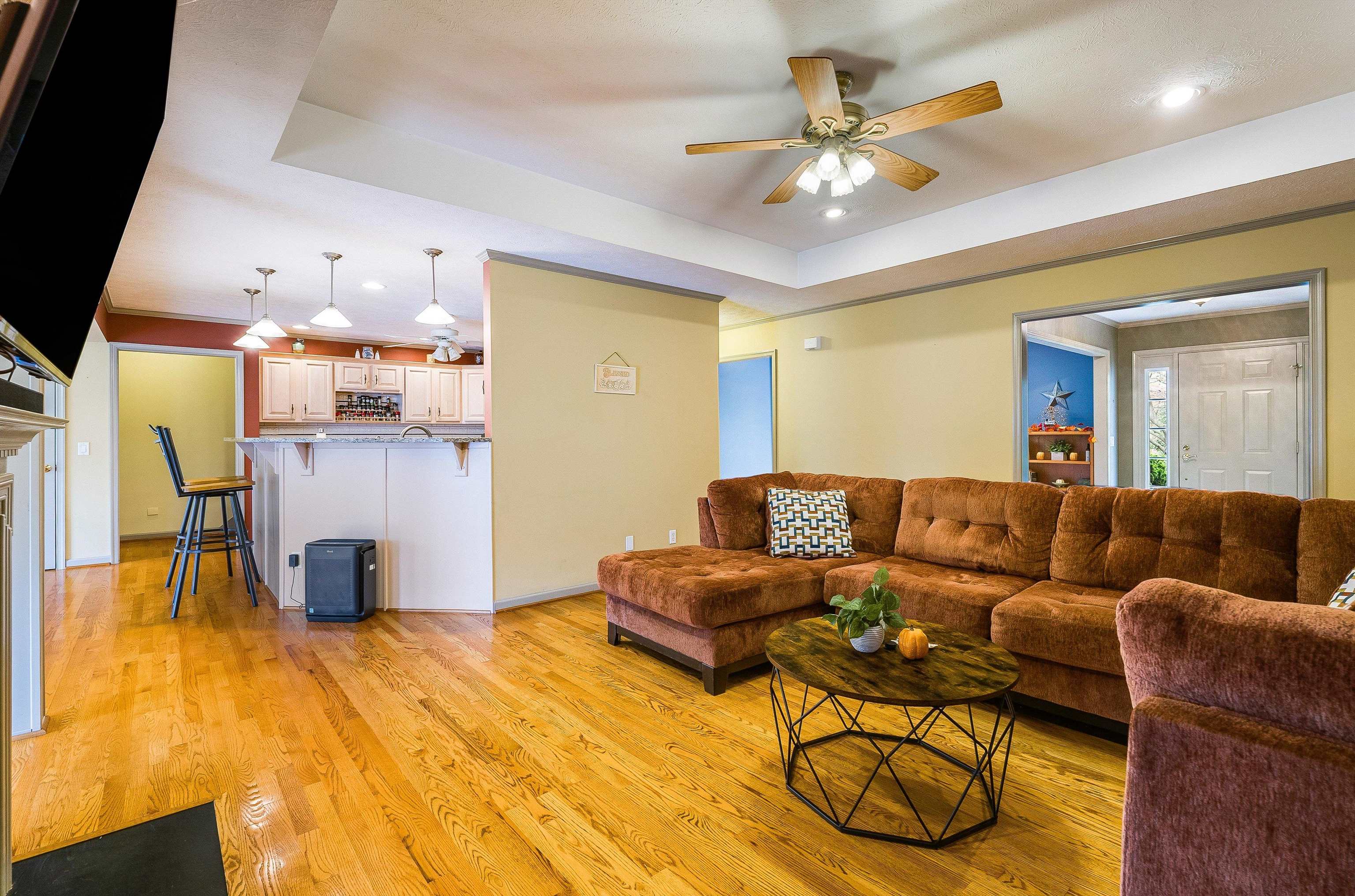 243 NORTHVIEW DR, DAYTON, Virginia 22821, 3 Bedrooms Bedrooms, ,2 BathroomsBathrooms,Residential,Dayton Charmer,243 NORTHVIEW DR,670110 MLS # 670110