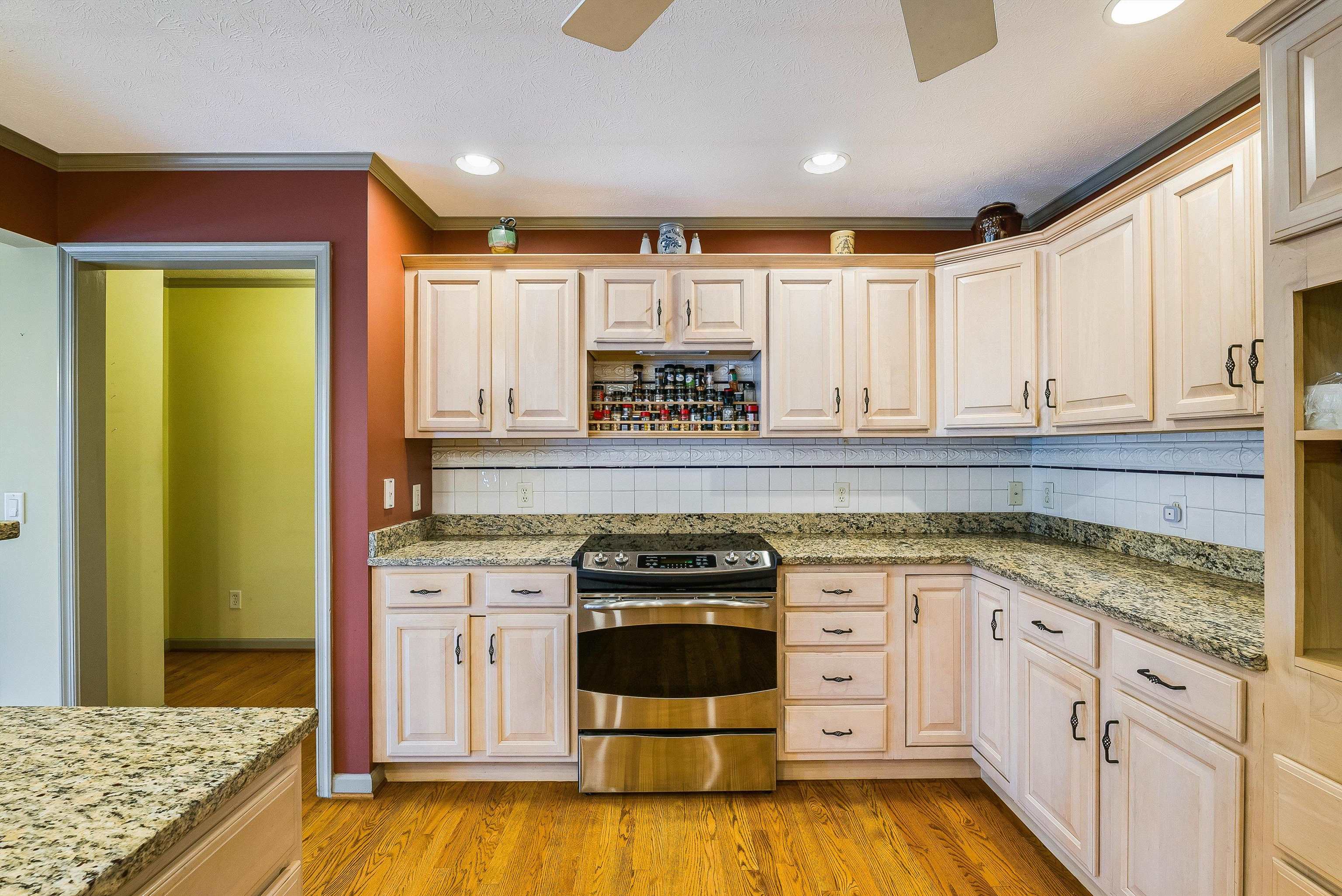 243 NORTHVIEW DR, DAYTON, Virginia 22821, 3 Bedrooms Bedrooms, ,2 BathroomsBathrooms,Residential,Dayton Charmer,243 NORTHVIEW DR,670110 MLS # 670110