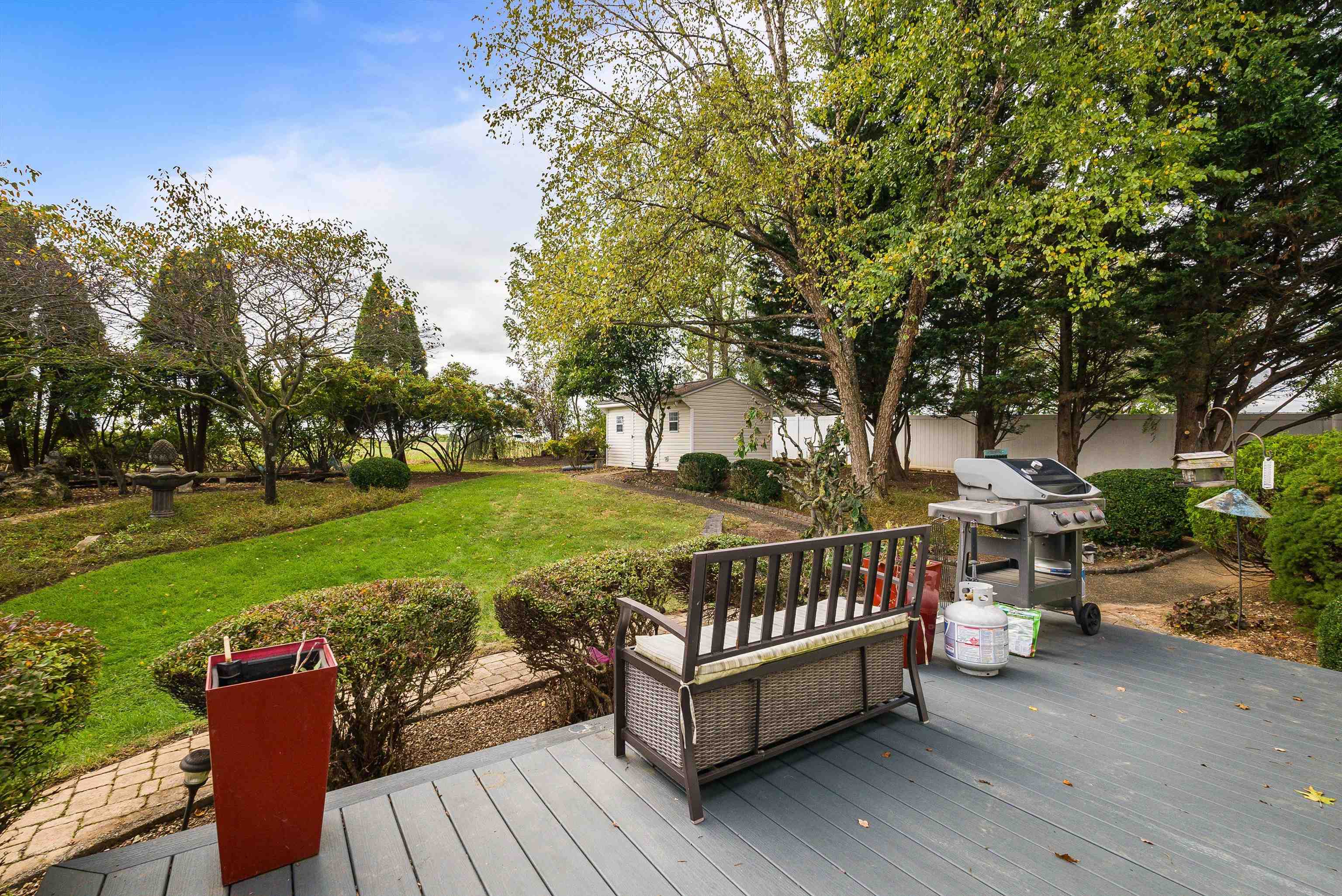243 NORTHVIEW DR, DAYTON, Virginia 22821, 3 Bedrooms Bedrooms, ,2 BathroomsBathrooms,Residential,Dayton Charmer,243 NORTHVIEW DR,670110 MLS # 670110