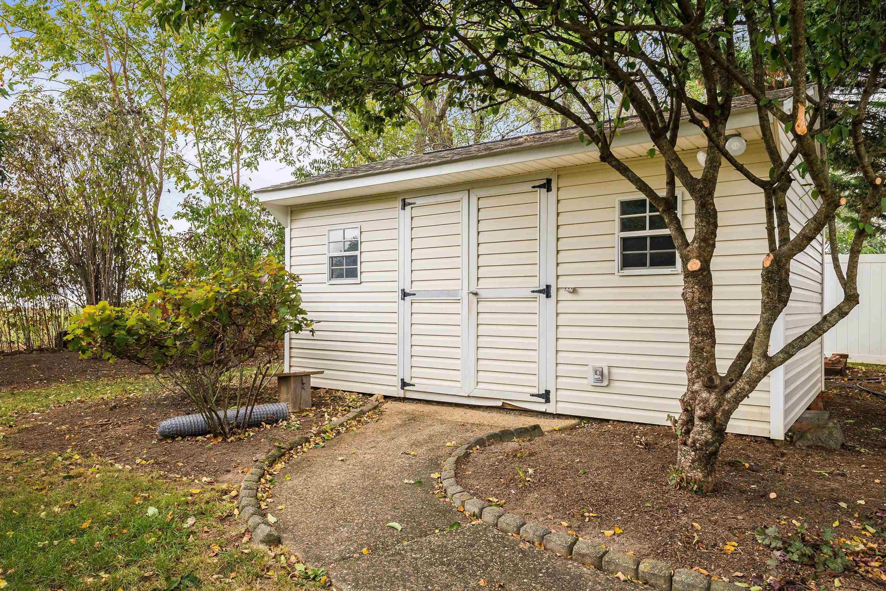 243 NORTHVIEW DR, DAYTON, Virginia 22821, 3 Bedrooms Bedrooms, ,2 BathroomsBathrooms,Residential,Dayton Charmer,243 NORTHVIEW DR,670110 MLS # 670110