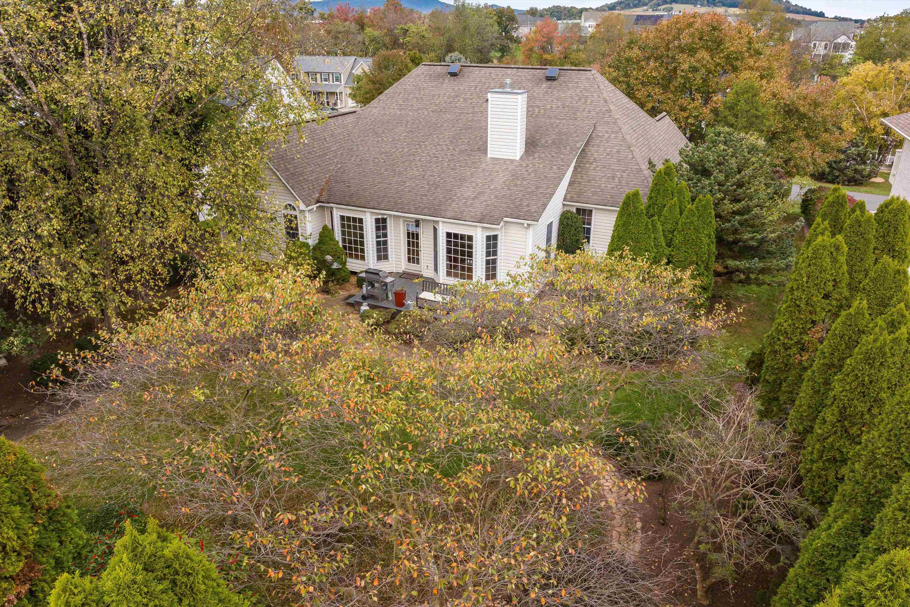 243 NORTHVIEW DR, DAYTON, Virginia 22821, 3 Bedrooms Bedrooms, ,2 BathroomsBathrooms,Residential,Dayton Charmer,243 NORTHVIEW DR,670110 MLS # 670110