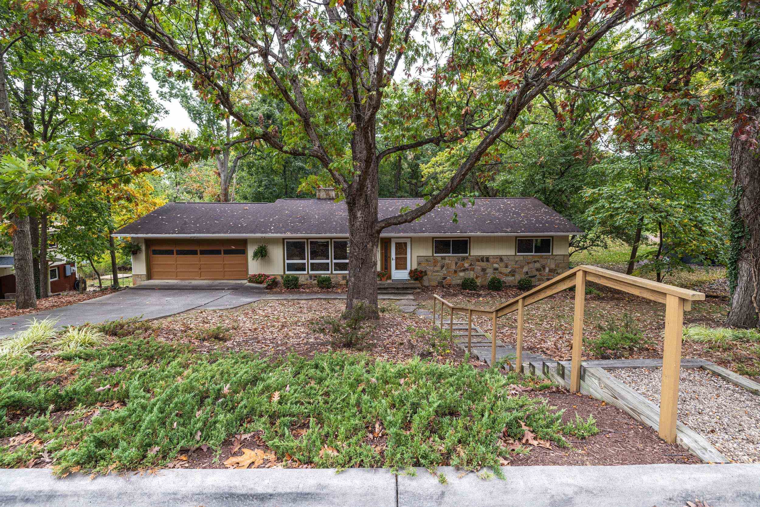 1167 WESTMORELAND DR, HARRISONBURG, Virginia 22801, 5 Bedrooms Bedrooms, ,3 BathroomsBathrooms,Residential,1167 WESTMORELAND DR,670114 MLS # 670114