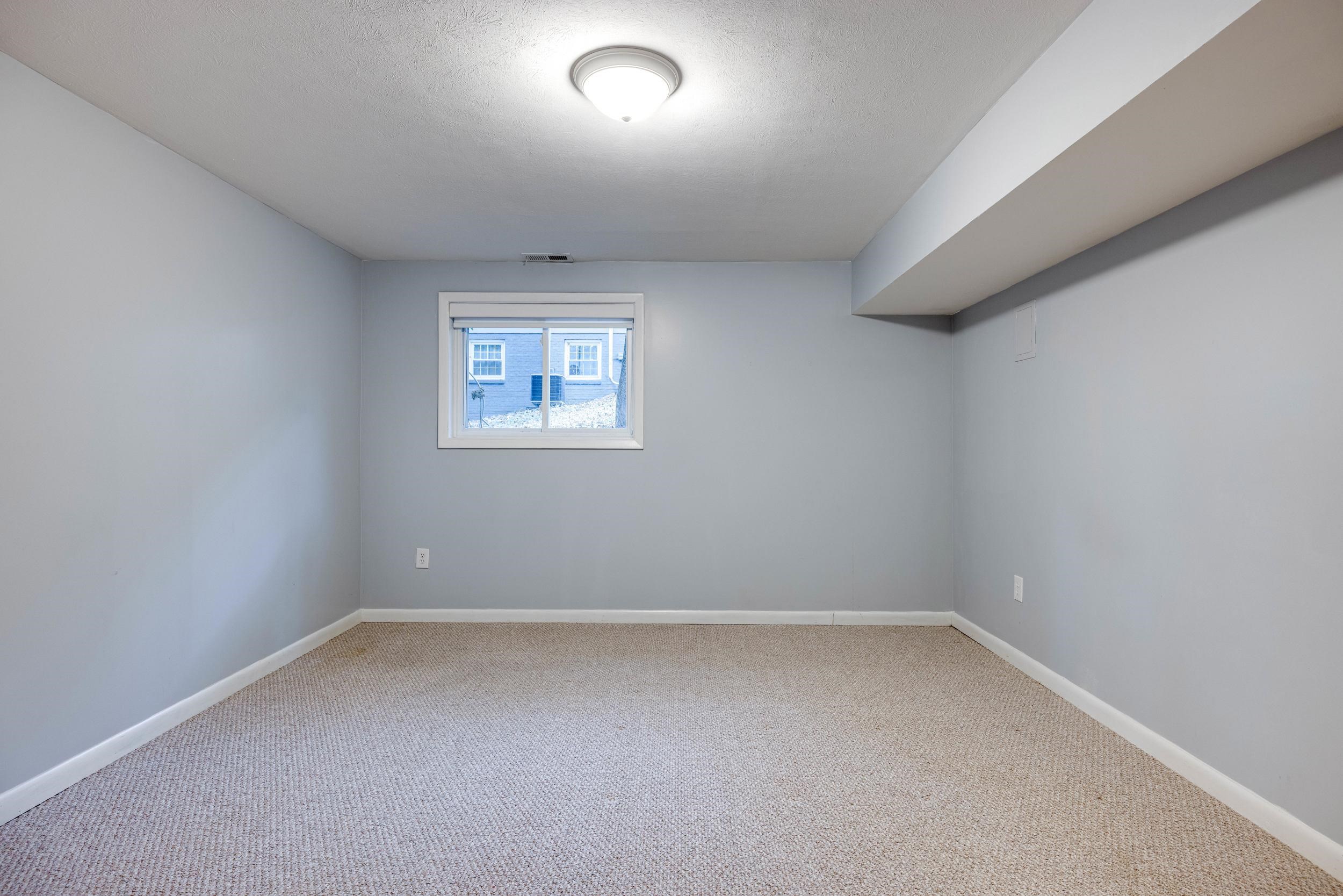 1167 WESTMORELAND DR, HARRISONBURG, Virginia 22801, 5 Bedrooms Bedrooms, ,3 BathroomsBathrooms,Residential,1167 WESTMORELAND DR,670114 MLS # 670114