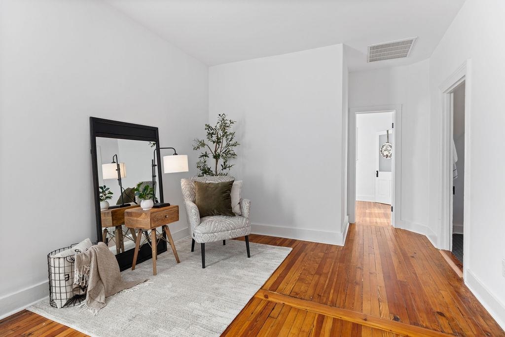 115 S JEFFERSON ST, STAUNTON, Virginia 24401, 2 Bedrooms Bedrooms, ,1 BathroomBathrooms,Residential,115 S JEFFERSON ST,670117 MLS # 670117