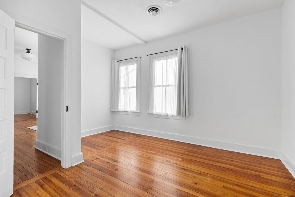 115 S JEFFERSON ST, STAUNTON, Virginia 24401, 2 Bedrooms Bedrooms, ,1 BathroomBathrooms,Residential,115 S JEFFERSON ST,670117 MLS # 670117