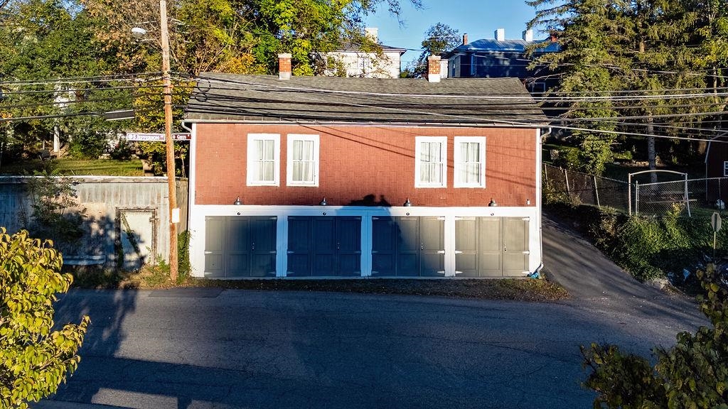 115 S JEFFERSON ST, STAUNTON, Virginia 24401, 2 Bedrooms Bedrooms, ,1 BathroomBathrooms,Residential,115 S JEFFERSON ST,670117 MLS # 670117