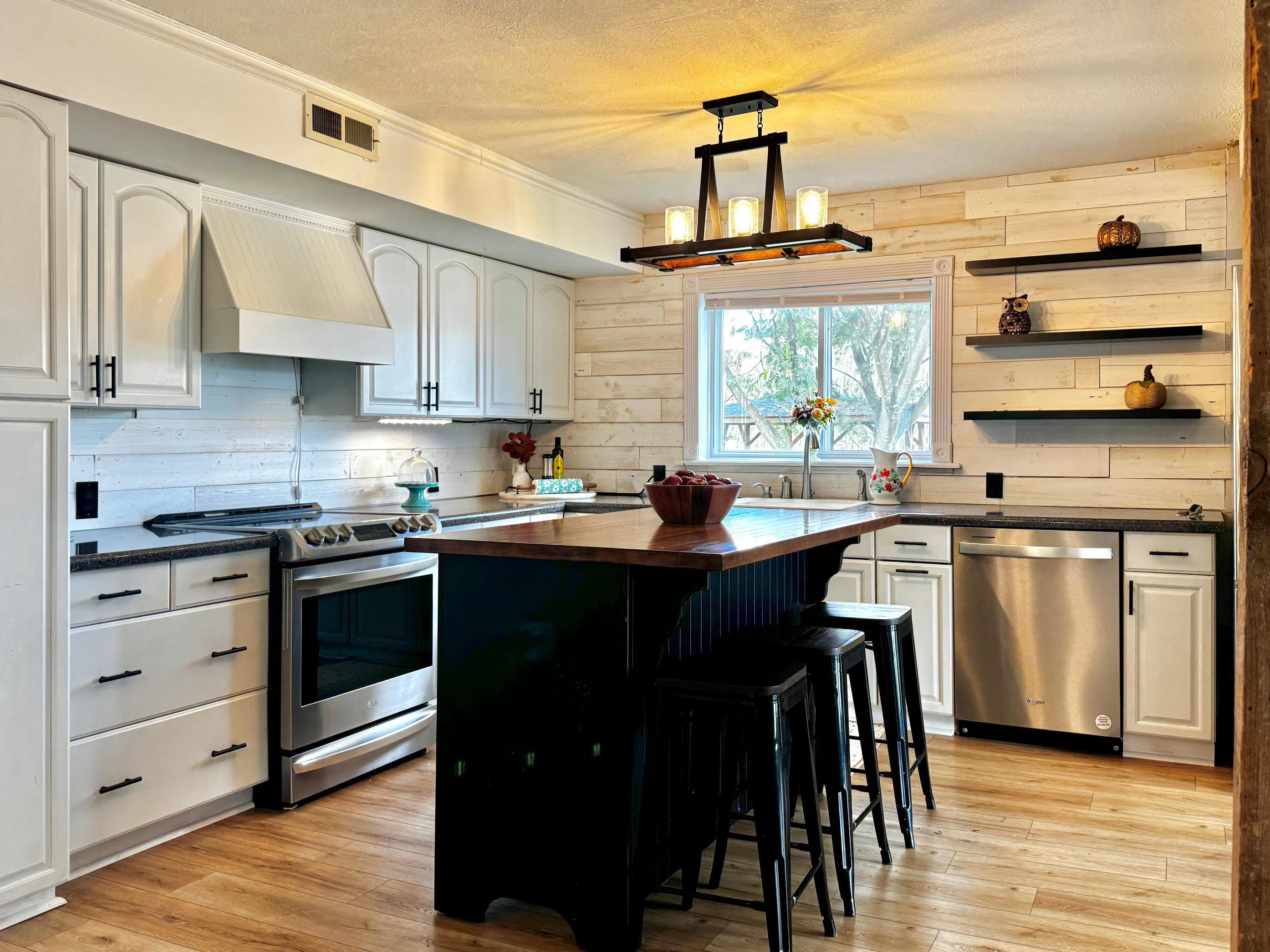 7842 COMMUNITY CENTER RD, BRIDGEWATER, Virginia 22812, 4 Bedrooms Bedrooms, ,2 BathroomsBathrooms,Residential,7842 COMMUNITY CENTER RD,670120 MLS # 670120 7842 COMMUNITY CENTER RD, BRIDGEWATER, Virginia 22812, 4 Bedrooms Bedrooms, ,2 BathroomsBathrooms,Residential,7842 COMMUNITY CENTER RD,670120 MLS # 670120