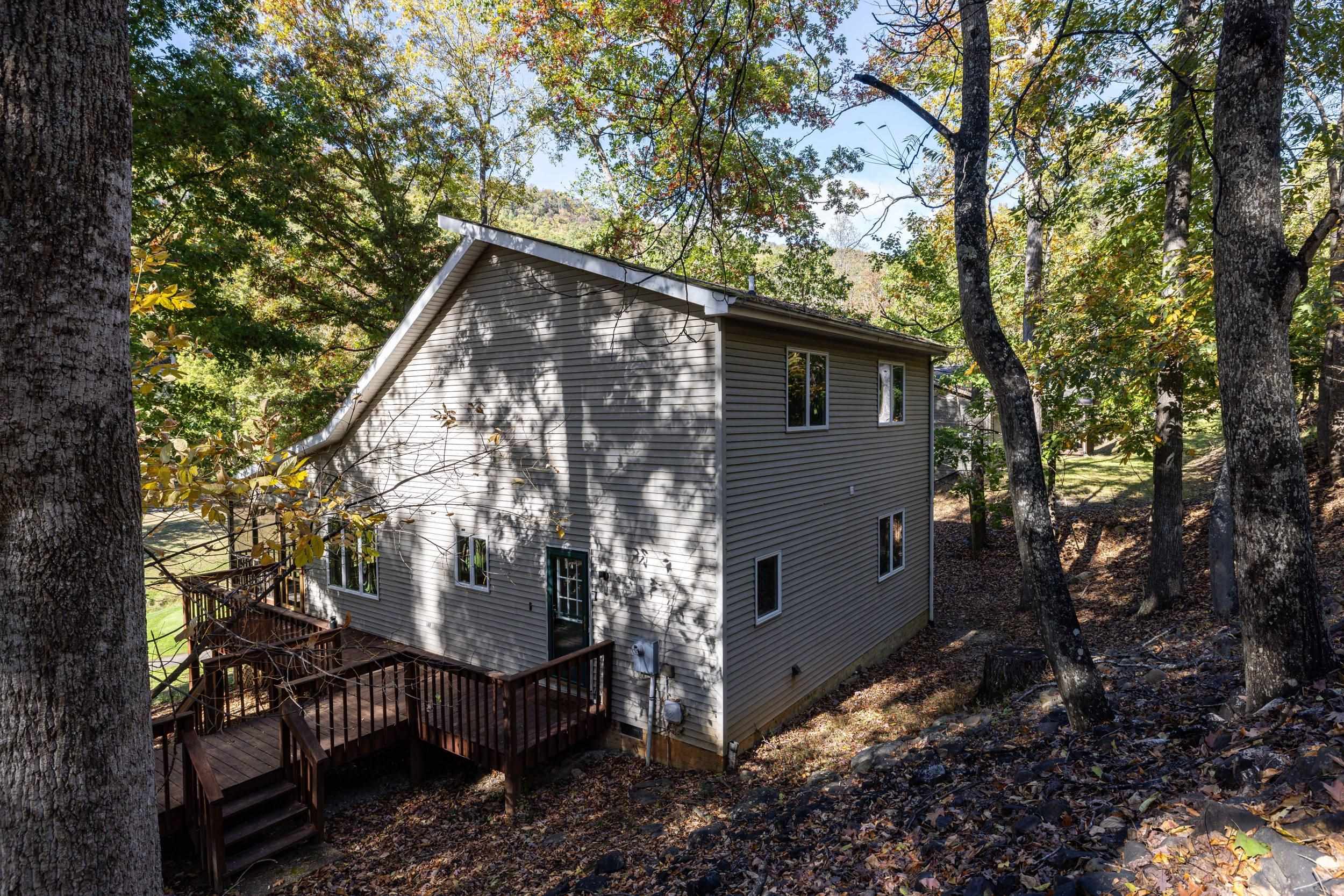 5067 NICKLAUS LN, MCGAHEYSVILLE, Virginia 22840, 3 Bedrooms Bedrooms, ,2 BathroomsBathrooms,Residential,5067 NICKLAUS LN,670123 MLS # 670123