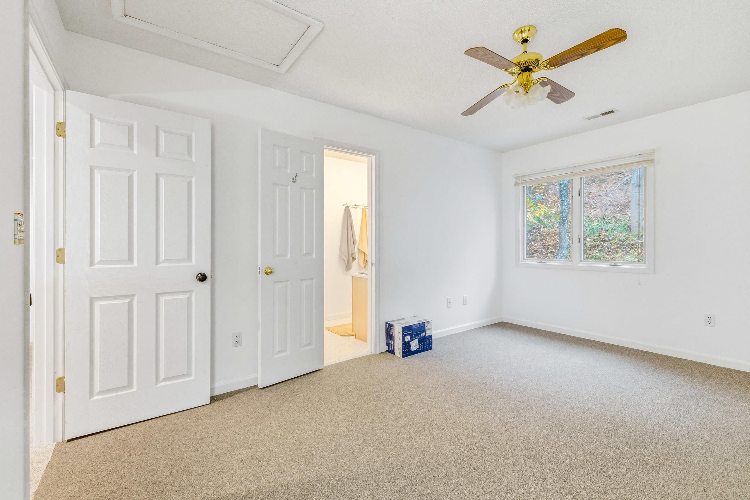 5067 NICKLAUS LN, MCGAHEYSVILLE, Virginia 22840, 3 Bedrooms Bedrooms, ,2 BathroomsBathrooms,Residential,5067 NICKLAUS LN,670123 MLS # 670123