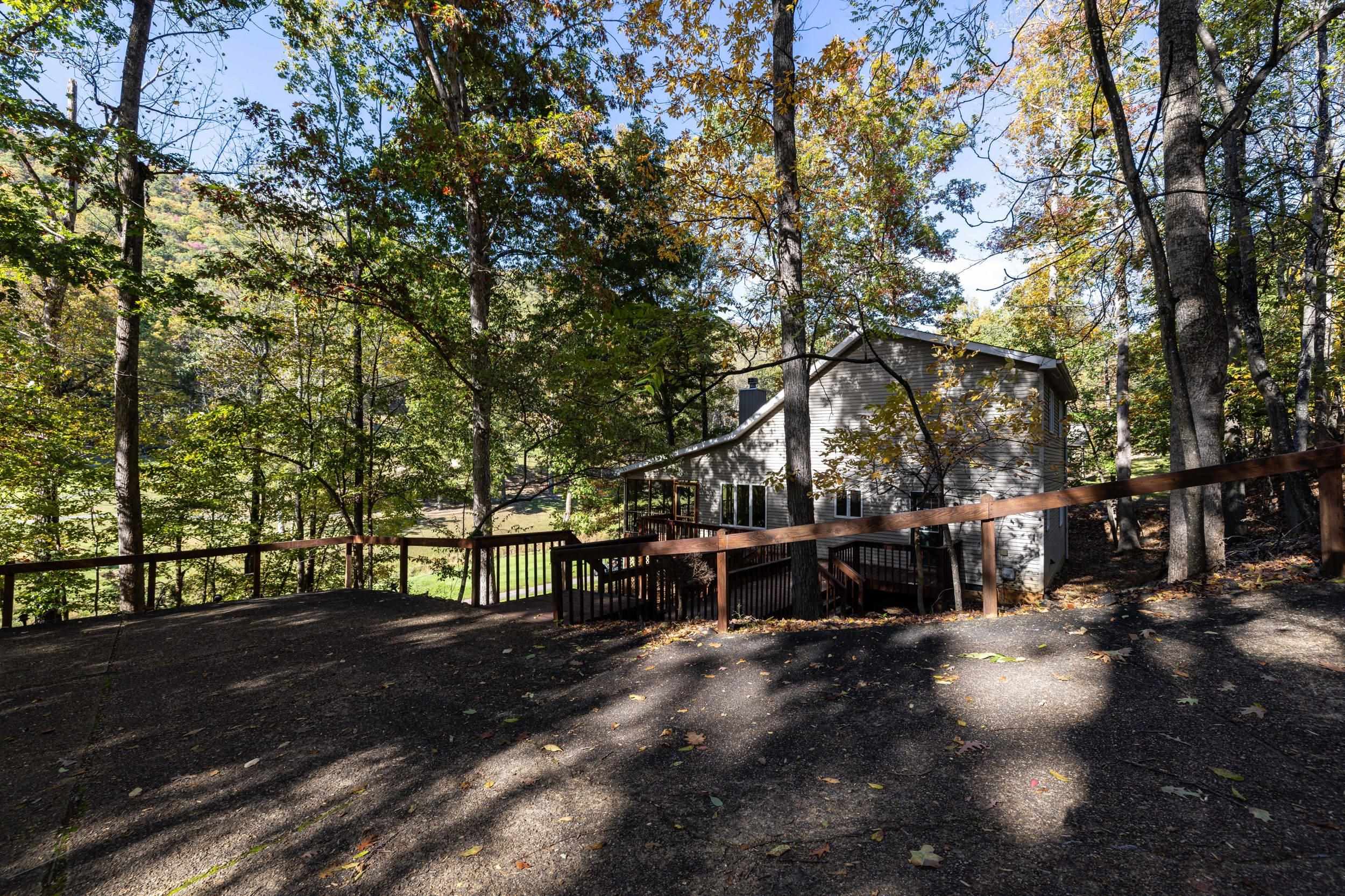 5067 NICKLAUS LN, MCGAHEYSVILLE, Virginia 22840, 3 Bedrooms Bedrooms, ,2 BathroomsBathrooms,Residential,5067 NICKLAUS LN,670123 MLS # 670123