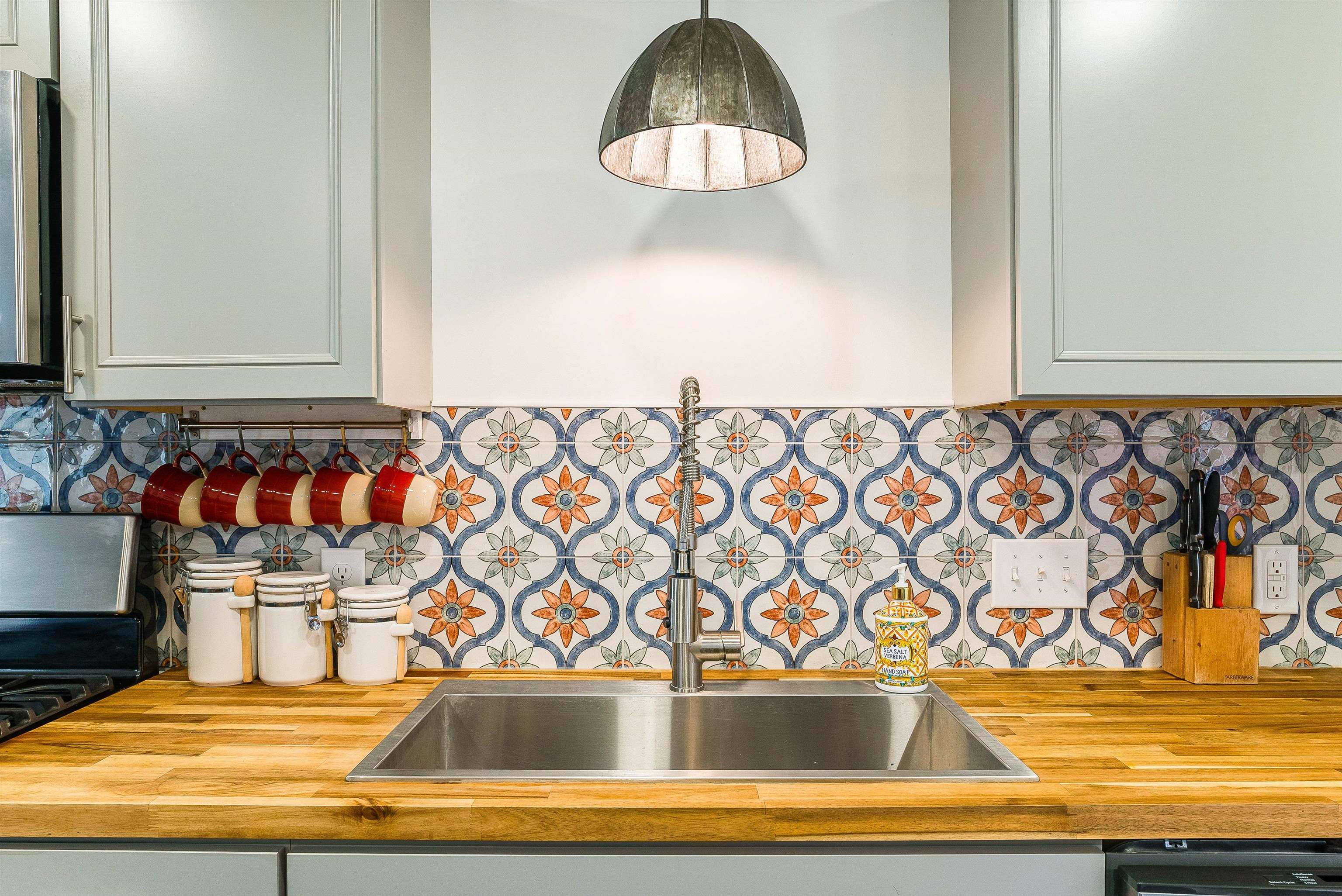 917 W BEVERLEY ST, STAUNTON, Virginia 22980, 3 Bedrooms Bedrooms, ,2 BathroomsBathrooms,Residential,917 W BEVERLEY ST,670124 MLS # 670124