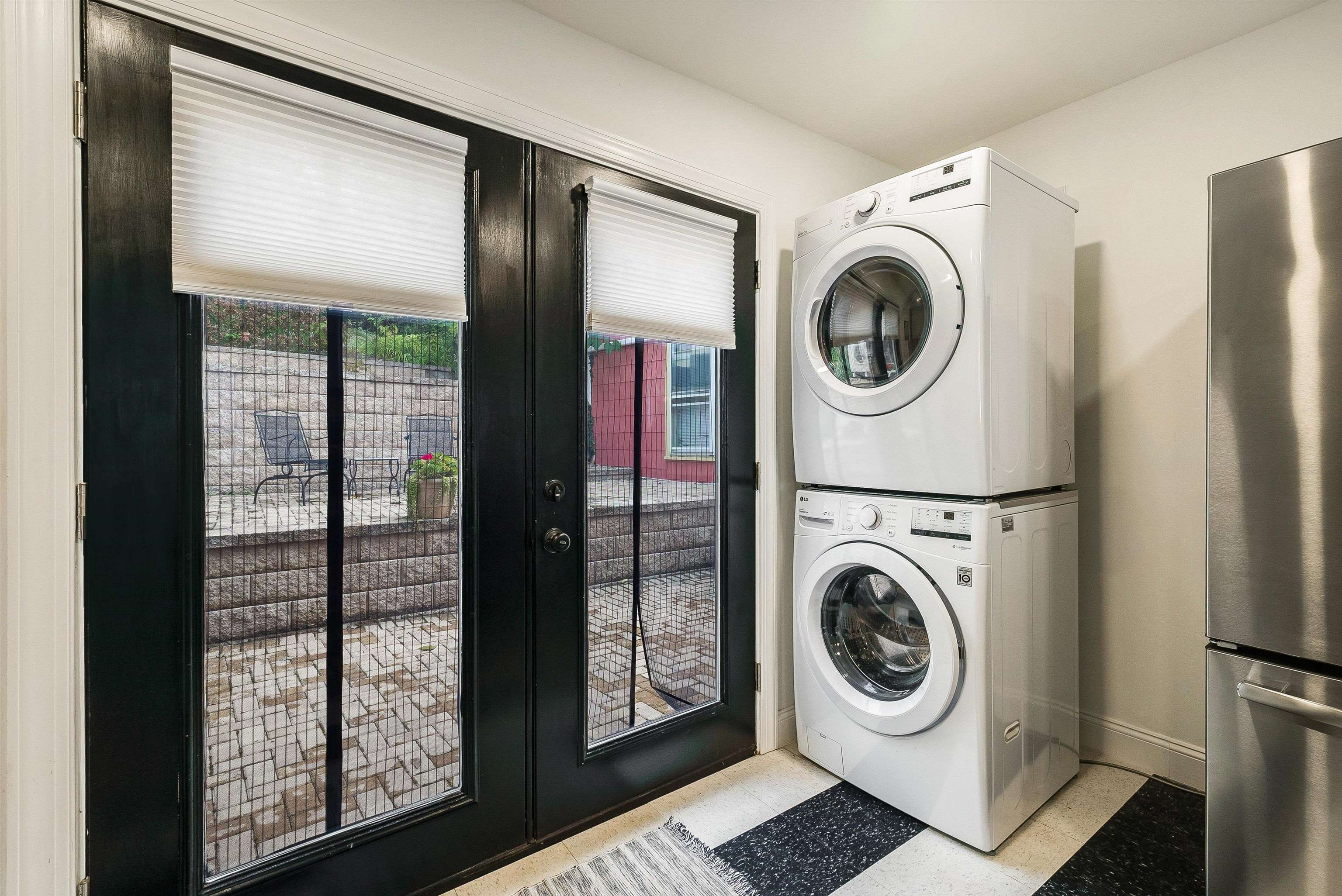 917 W BEVERLEY ST, STAUNTON, Virginia 22980, 3 Bedrooms Bedrooms, ,2 BathroomsBathrooms,Residential,917 W BEVERLEY ST,670124 MLS # 670124