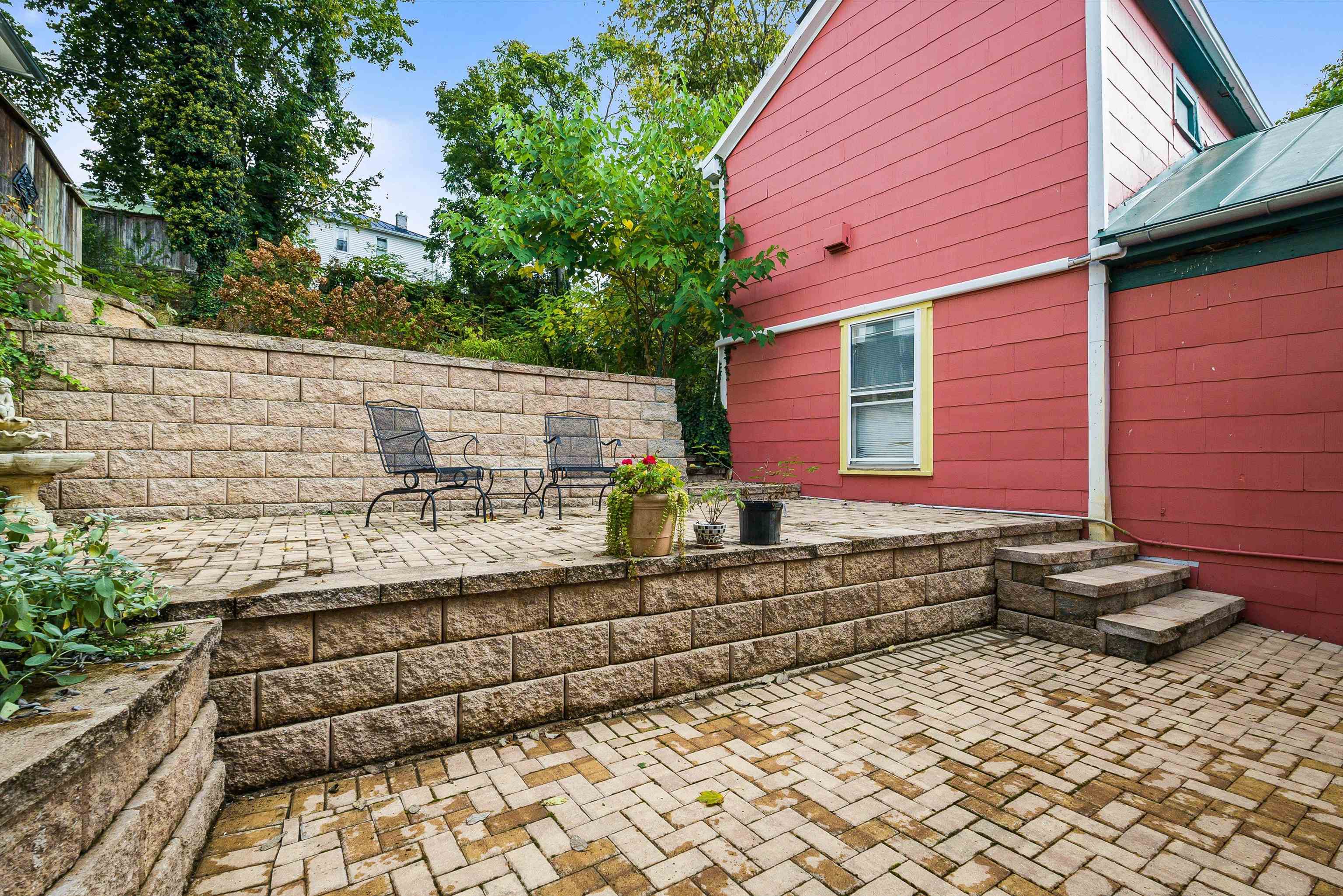 917 W BEVERLEY ST, STAUNTON, Virginia 22980, 3 Bedrooms Bedrooms, ,2 BathroomsBathrooms,Residential,917 W BEVERLEY ST,670124 MLS # 670124