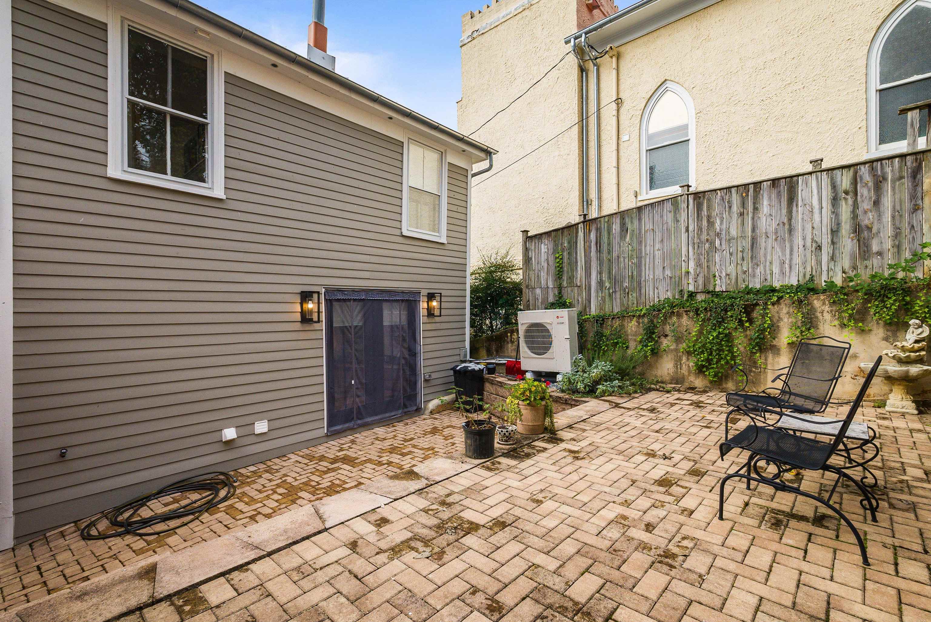 917 W BEVERLEY ST, STAUNTON, Virginia 22980, 3 Bedrooms Bedrooms, ,2 BathroomsBathrooms,Residential,917 W BEVERLEY ST,670124 MLS # 670124