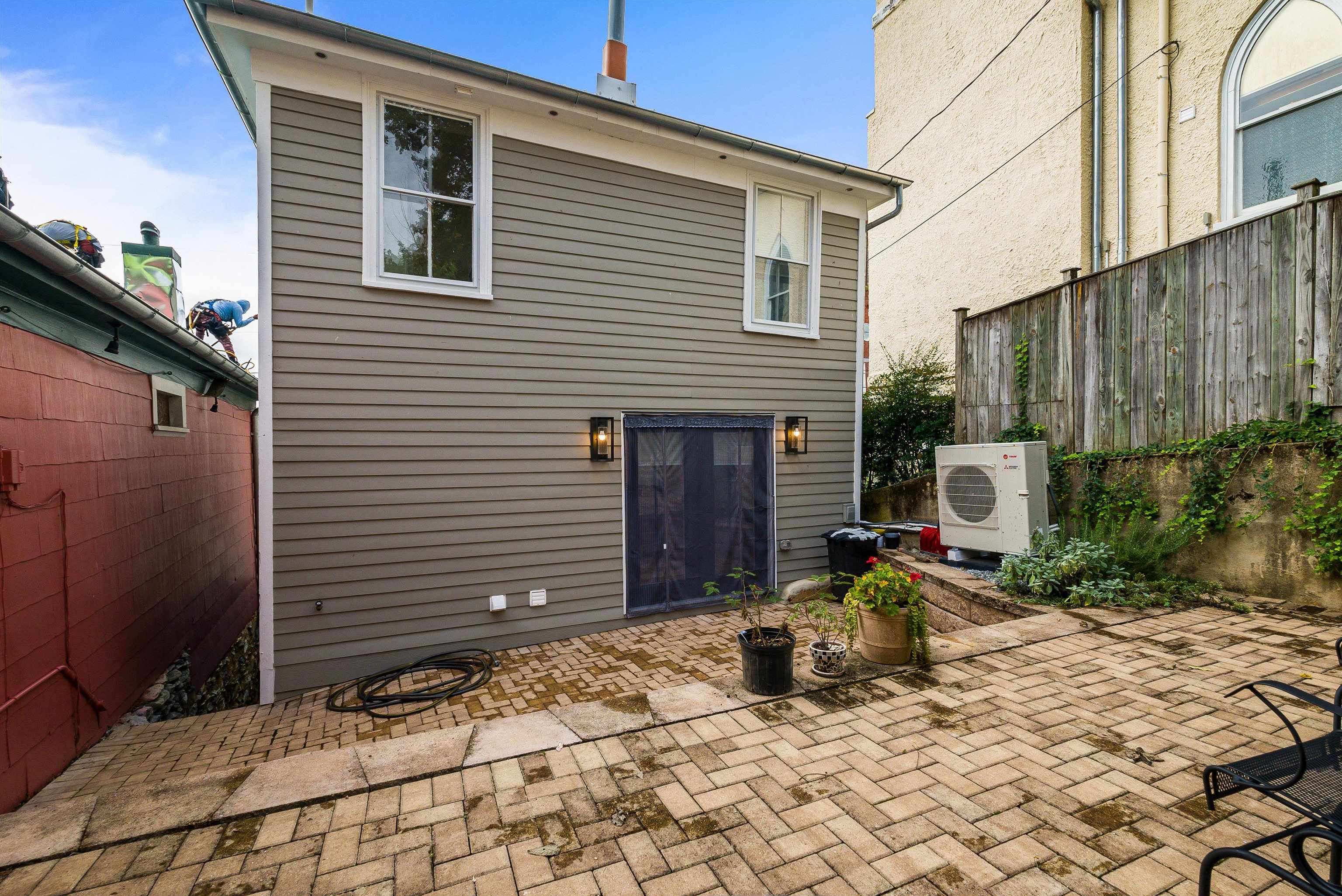 917 W BEVERLEY ST, STAUNTON, Virginia 22980, 3 Bedrooms Bedrooms, ,2 BathroomsBathrooms,Residential,917 W BEVERLEY ST,670124 MLS # 670124