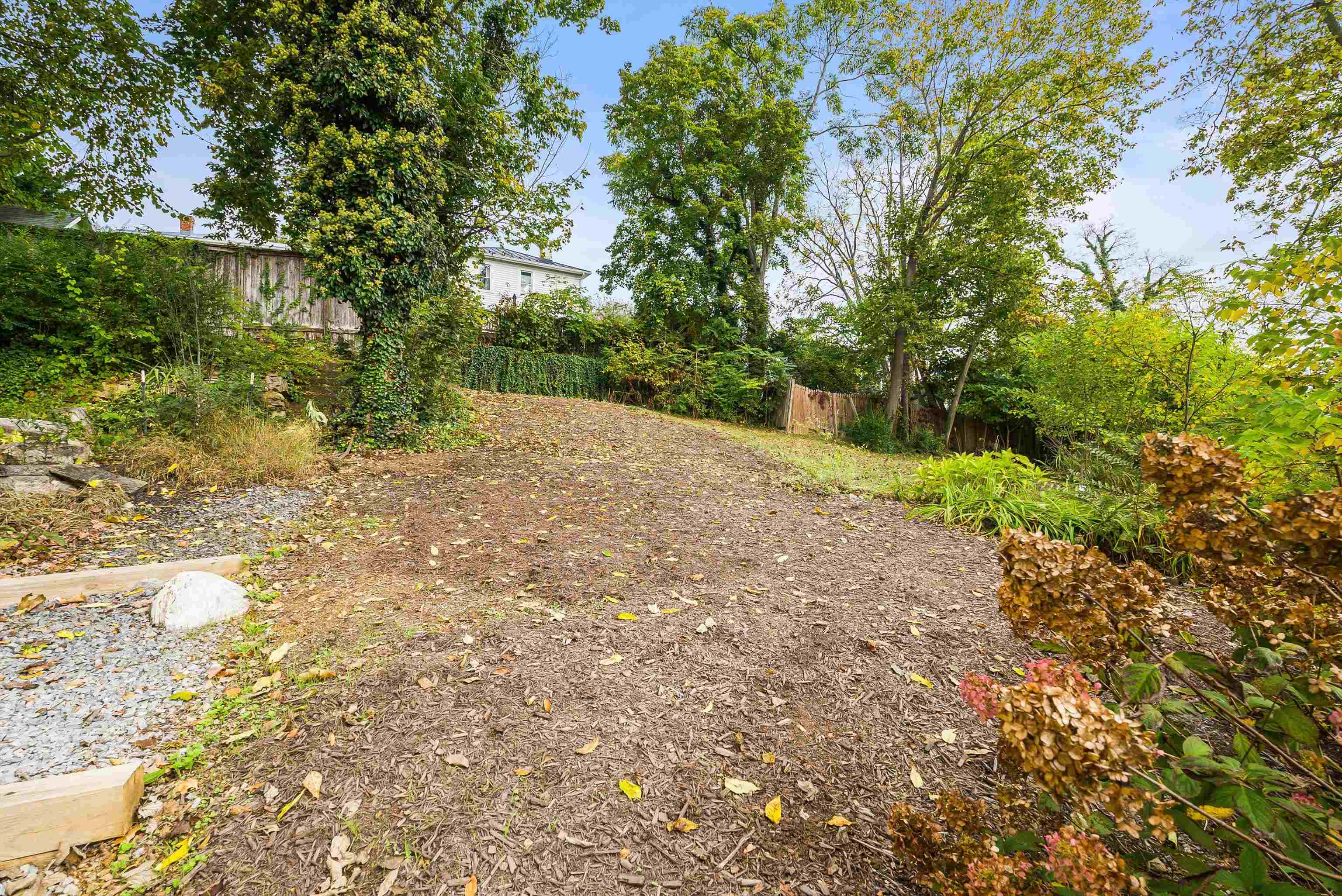 917 W BEVERLEY ST, STAUNTON, Virginia 22980, 3 Bedrooms Bedrooms, ,2 BathroomsBathrooms,Residential,917 W BEVERLEY ST,670124 MLS # 670124