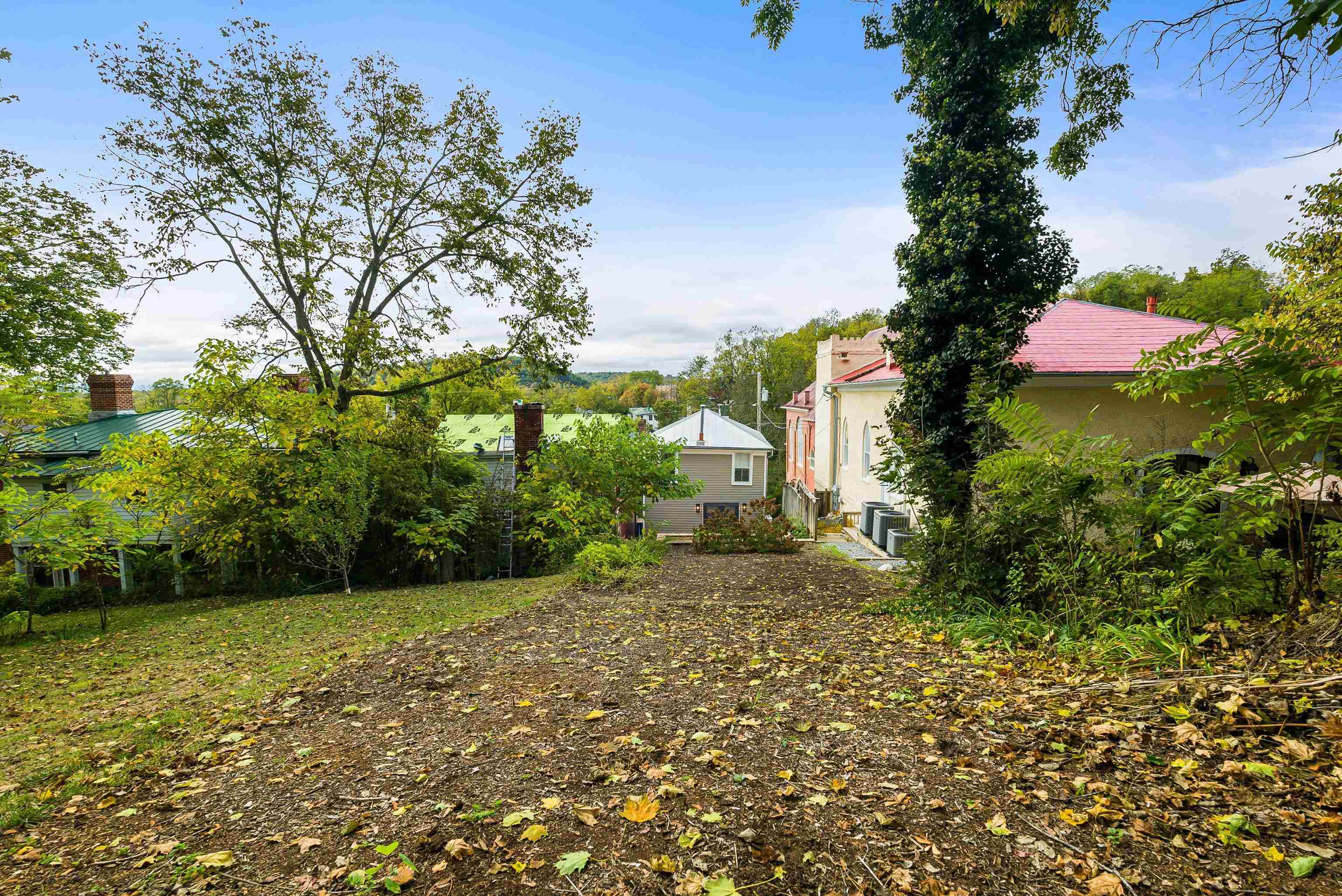 917 W BEVERLEY ST, STAUNTON, Virginia 22980, 3 Bedrooms Bedrooms, ,2 BathroomsBathrooms,Residential,917 W BEVERLEY ST,670124 MLS # 670124