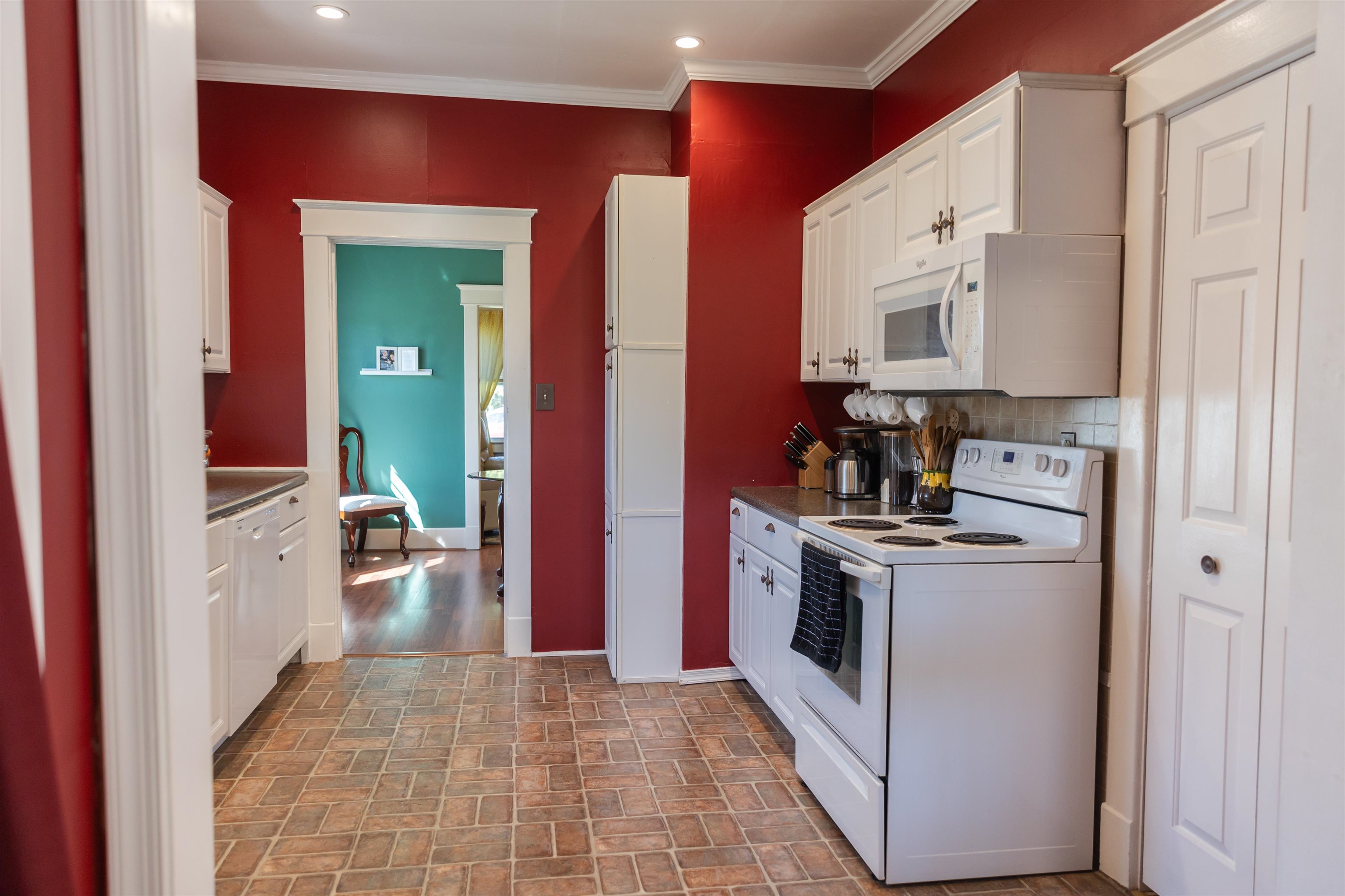 528 ARCH AVE, WAYNESBORO, Virginia 22980, 2 Bedrooms Bedrooms, ,1 BathroomBathrooms,Residential,528 ARCH AVE,670133 MLS # 670133