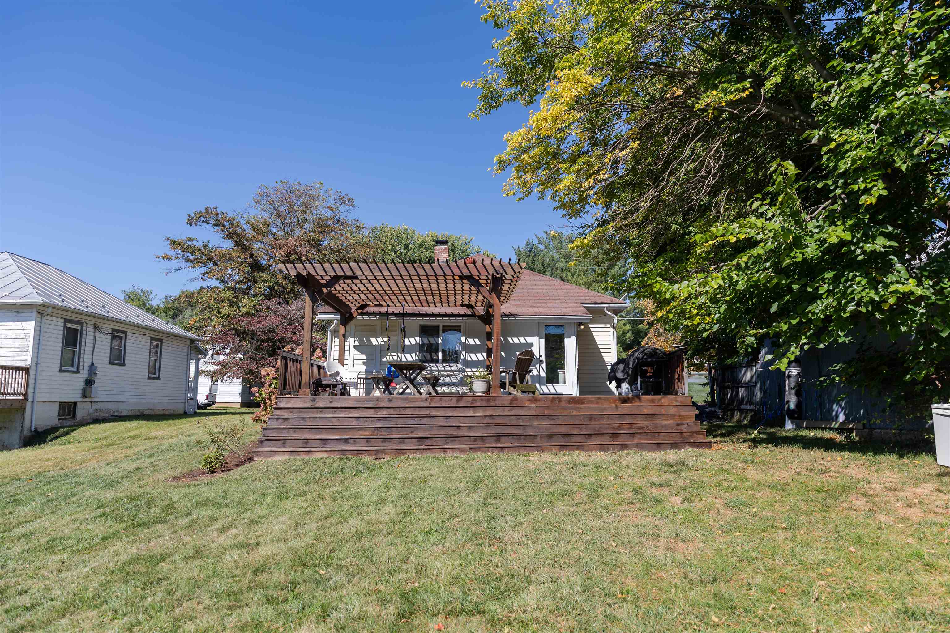 528 ARCH AVE, WAYNESBORO, Virginia 22980, 2 Bedrooms Bedrooms, ,1 BathroomBathrooms,Residential,528 ARCH AVE,670133 MLS # 670133