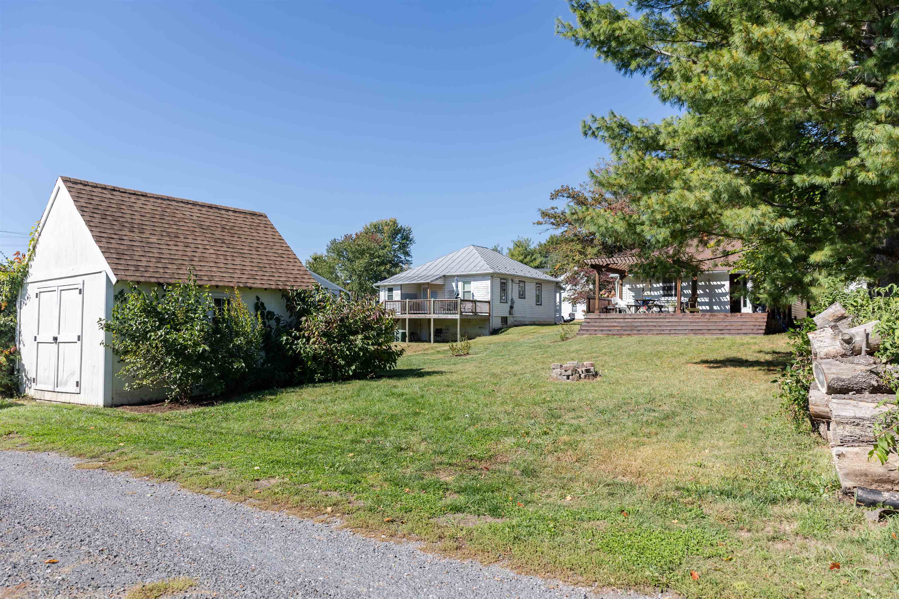 528 ARCH AVE, WAYNESBORO, Virginia 22980, 2 Bedrooms Bedrooms, ,1 BathroomBathrooms,Residential,528 ARCH AVE,670133 MLS # 670133