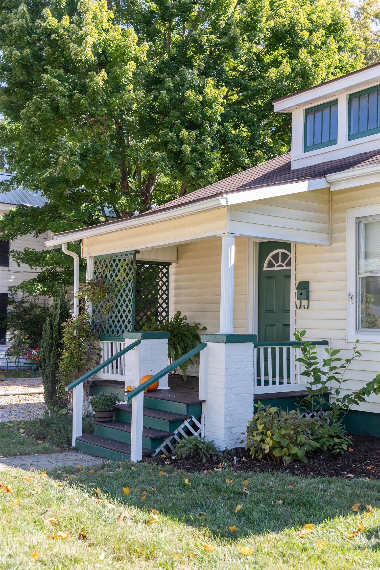 528 ARCH AVE, WAYNESBORO, Virginia 22980, 2 Bedrooms Bedrooms, ,1 BathroomBathrooms,Residential,528 ARCH AVE,670133 MLS # 670133