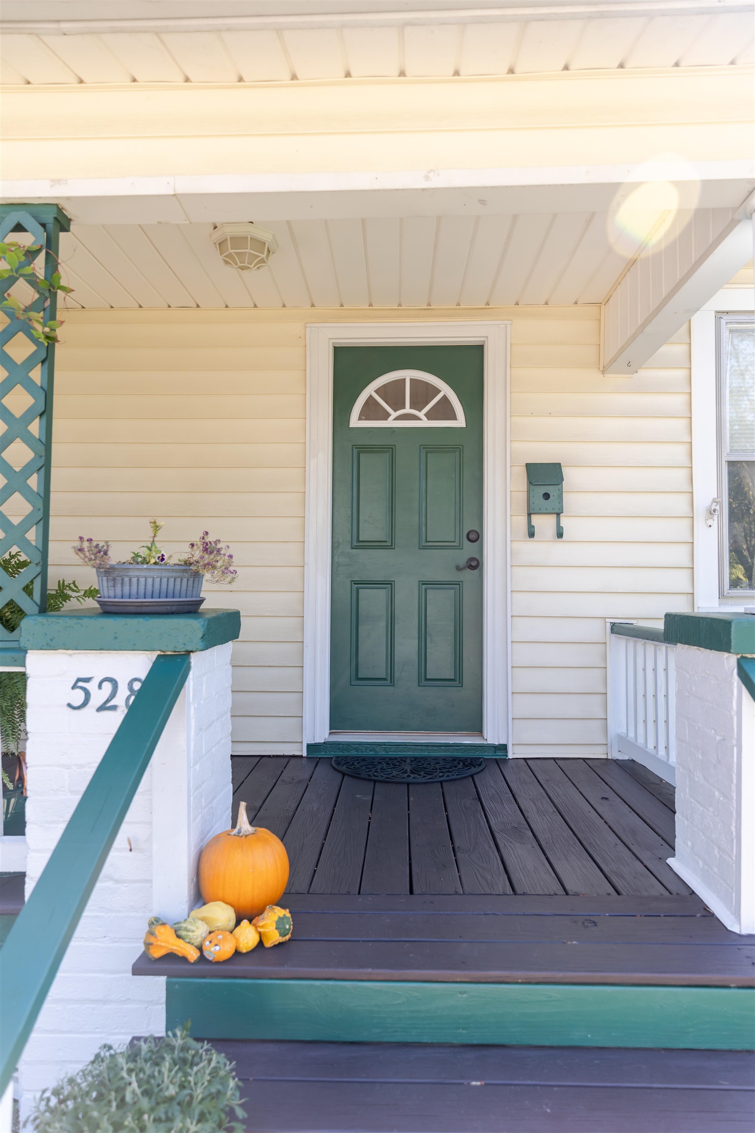 528 ARCH AVE, WAYNESBORO, Virginia 22980, 2 Bedrooms Bedrooms, ,1 BathroomBathrooms,Residential,528 ARCH AVE,670133 MLS # 670133