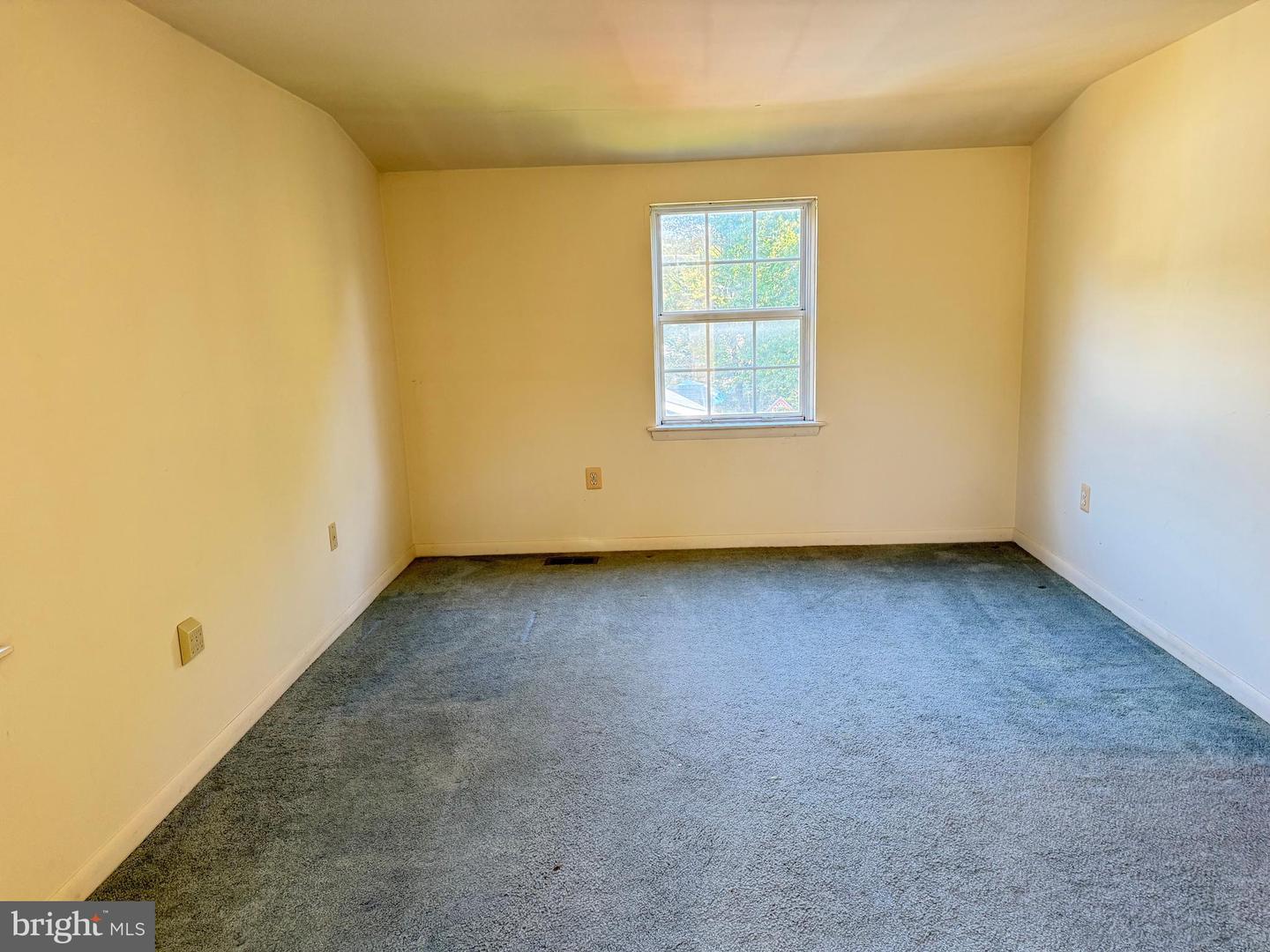 14288 LINDENDALE RD, WOODBRIDGE, Virginia 22193, 3 Bedrooms Bedrooms, ,1 BathroomBathrooms,Residential,For sale,14288 LINDENDALE RD,VAPW2103918 MLS # VAPW2103918