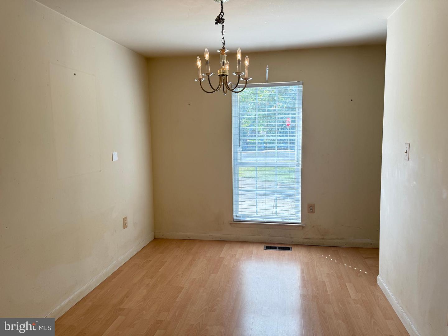 14288 LINDENDALE RD, WOODBRIDGE, Virginia 22193, 3 Bedrooms Bedrooms, ,1 BathroomBathrooms,Residential,For sale,14288 LINDENDALE RD,VAPW2103918 MLS # VAPW2103918