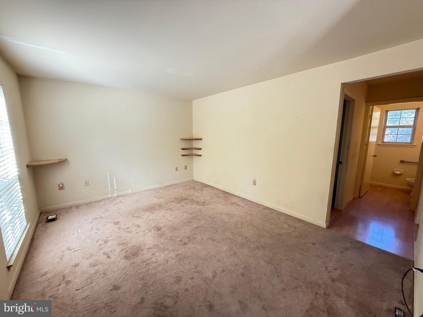 14288 LINDENDALE RD, WOODBRIDGE, Virginia 22193, 3 Bedrooms Bedrooms, ,1 BathroomBathrooms,Residential,For sale,14288 LINDENDALE RD,VAPW2103918 MLS # VAPW2103918