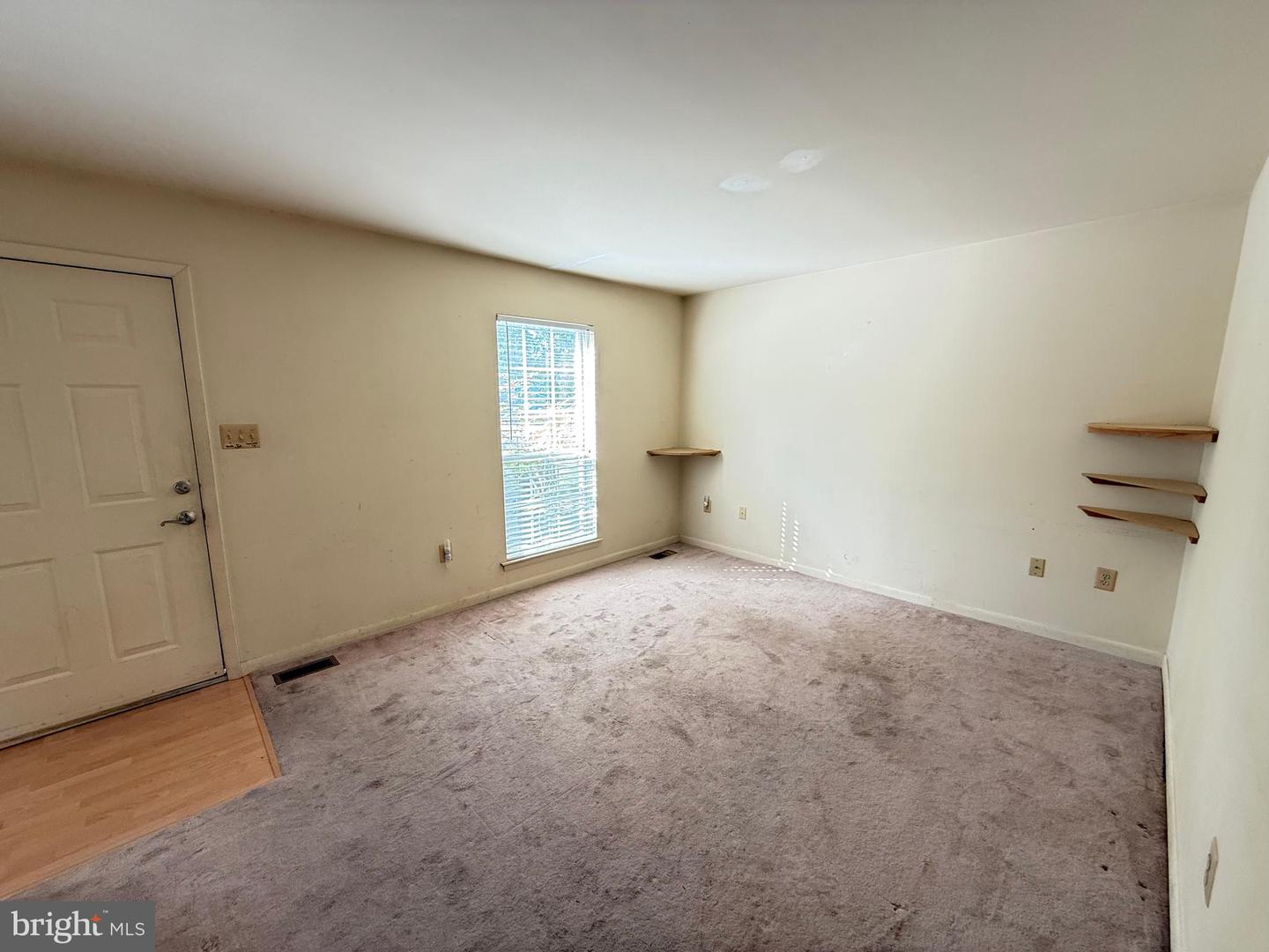 14288 LINDENDALE RD, WOODBRIDGE, Virginia 22193, 3 Bedrooms Bedrooms, ,1 BathroomBathrooms,Residential,For sale,14288 LINDENDALE RD,VAPW2103918 MLS # VAPW2103918